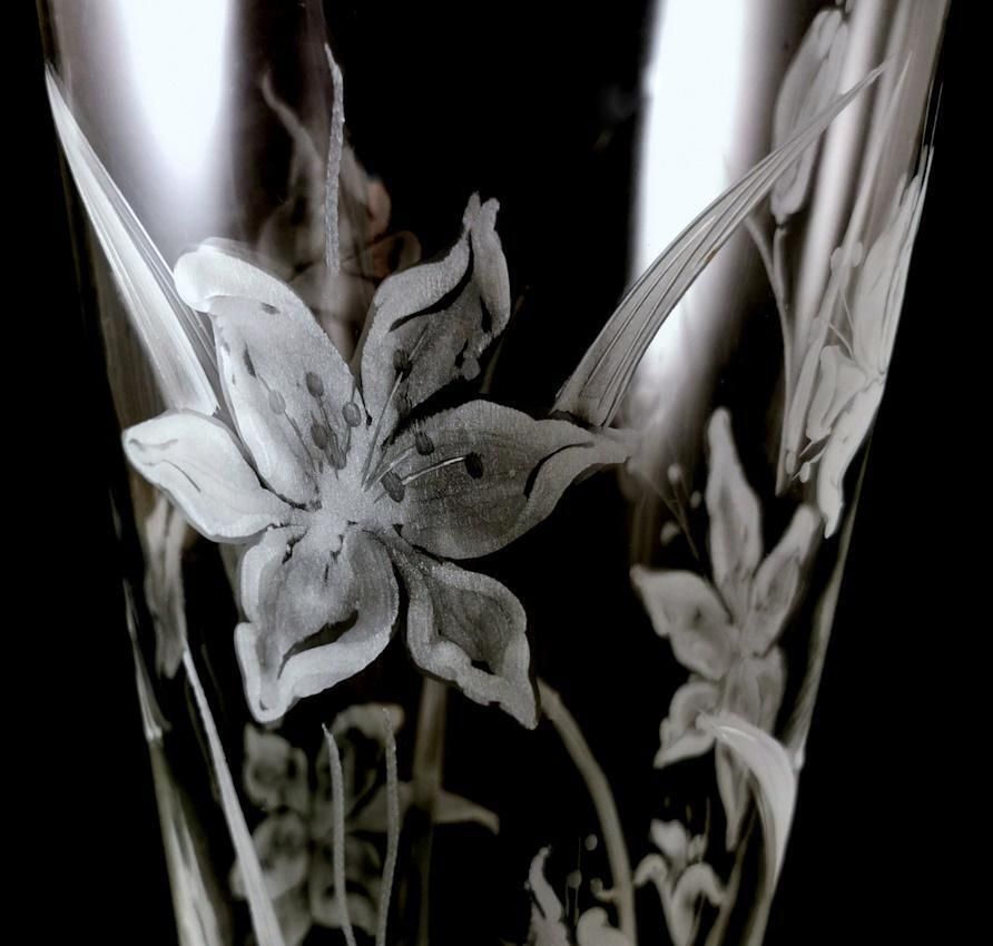 Italian Cut And Ground Crystal Vase With Flower Decoration photo vintage