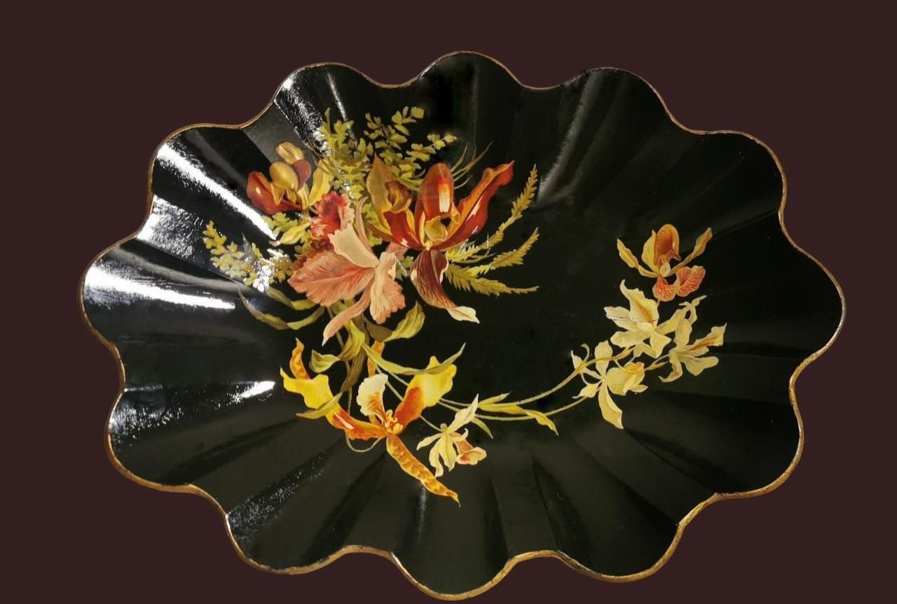 Napoleon III Chinoserie French Lobed Basket In Hand Decorated Papier Maché photo furniture