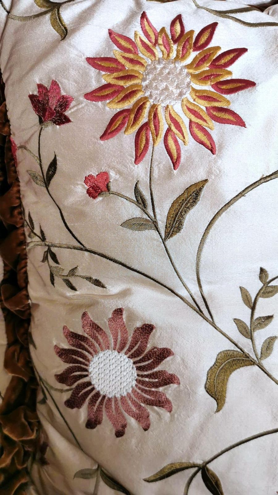 photo furniture Pair Of Pillows Italian Embroidered Silk And Velvet Back
