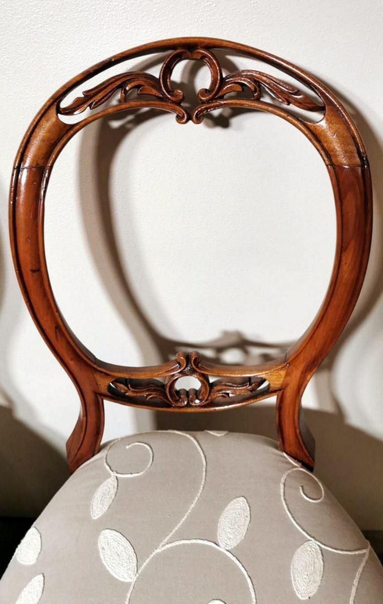 photo furniture Victorian English Walnut Pair Of Chairs With Balloon Back