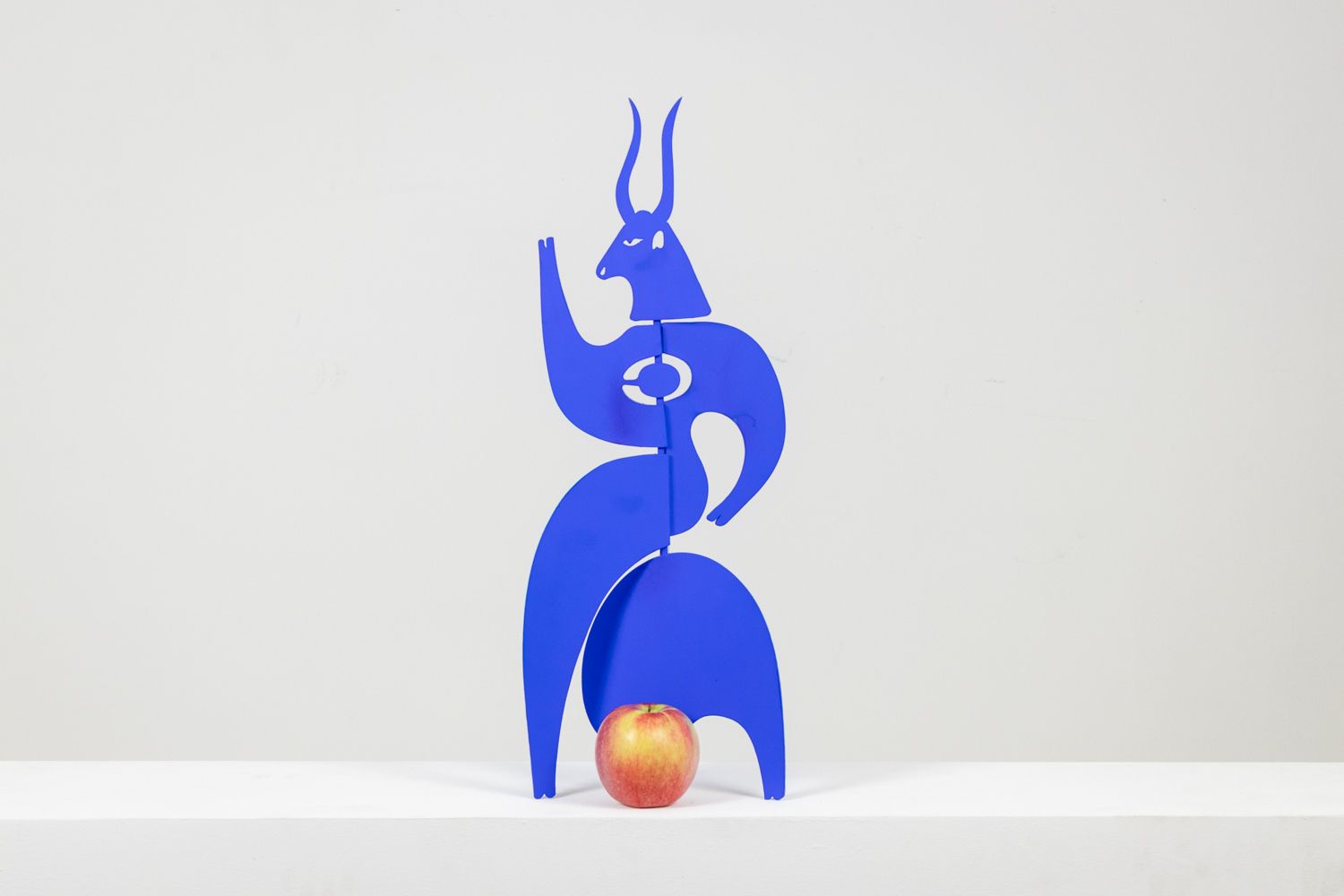 Antonine De Saint Pierre. Blue “Tauride” Sculpture. Contemporary. photo vinterior