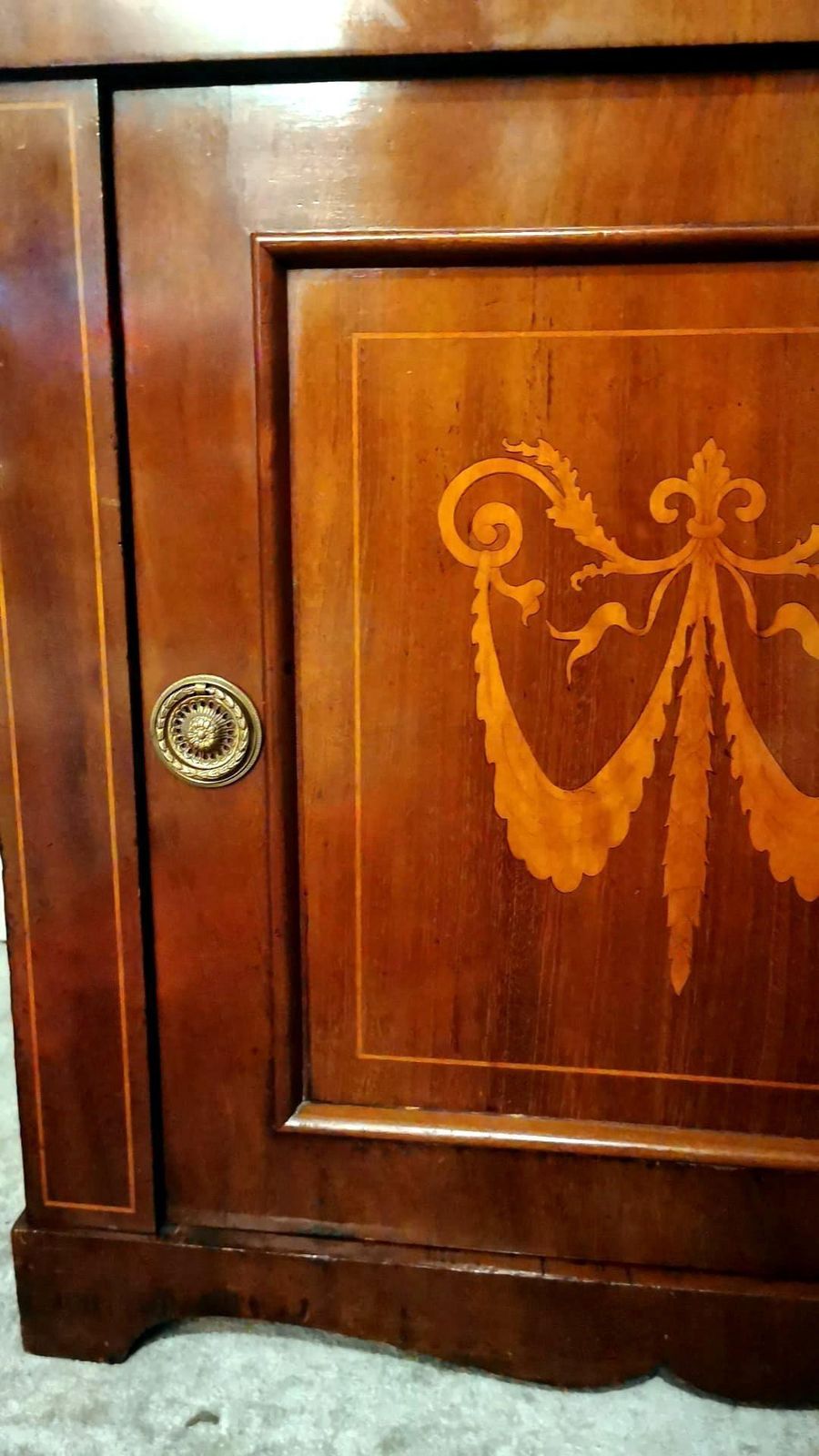 2112.0 Biedermeier Style Small Italian Sideboard photo