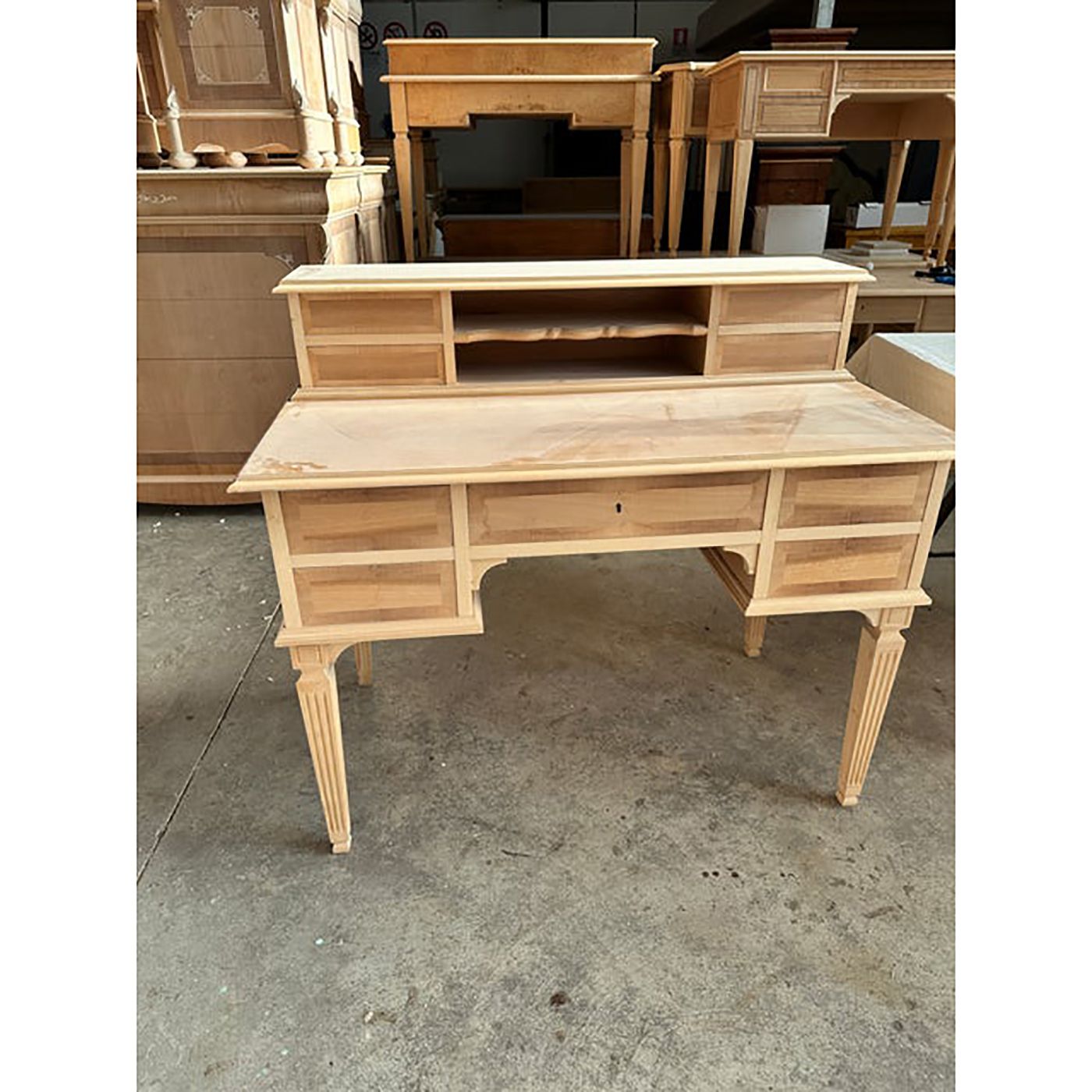 Empire Style 800 Natural Wood Desk In Walnut And Maple photo 3600.0