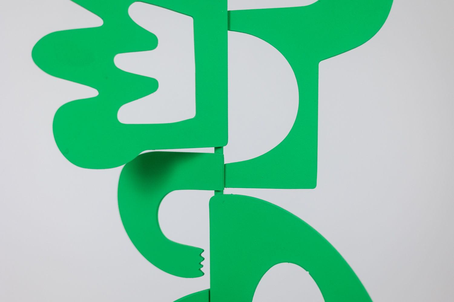 Antonine De Saint Pierre. Green Sculpture “Le Baiser”. Contemporary. photo vinterior