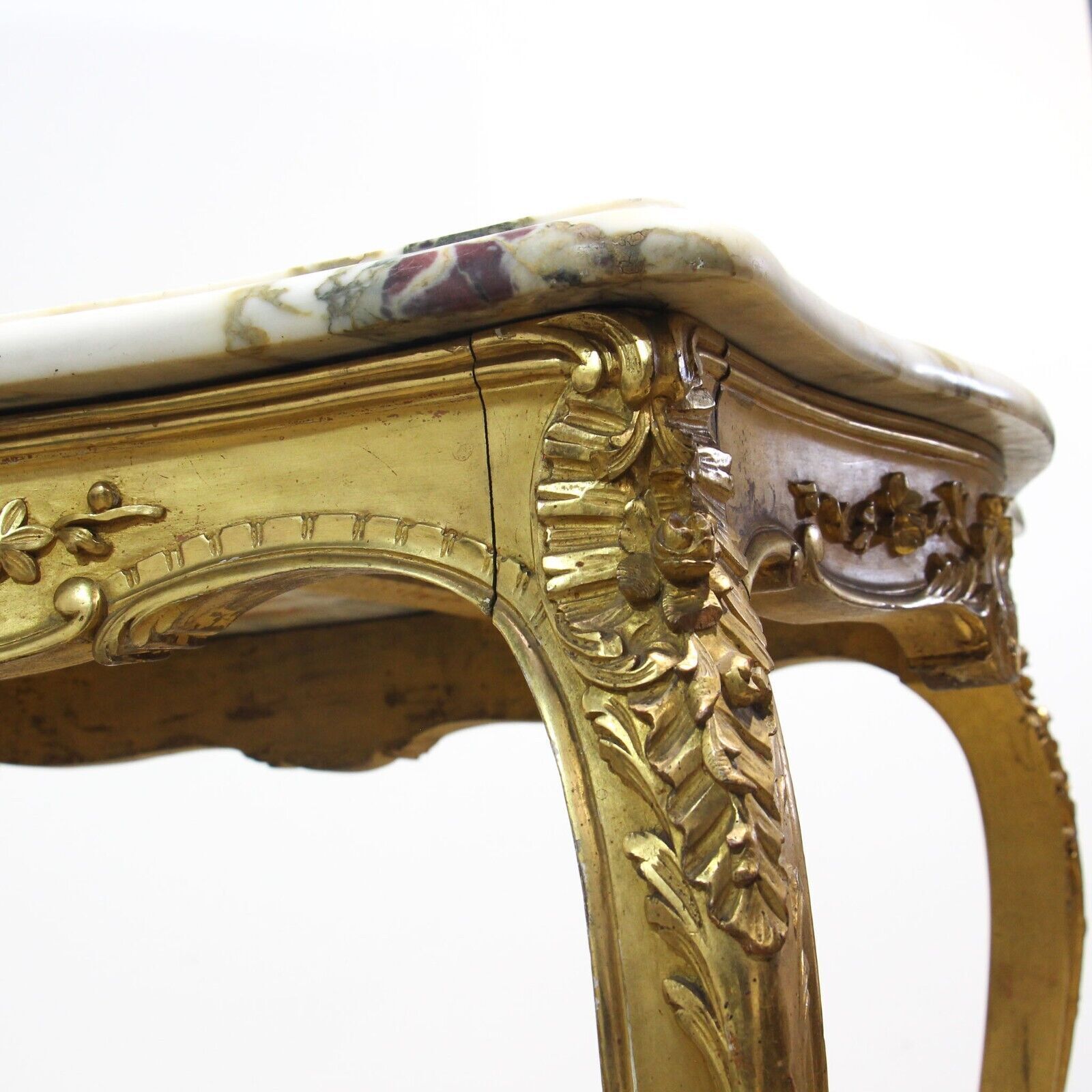 2060.0 French Carved Gilt Wood Centre Table In Louis XVI Style photo