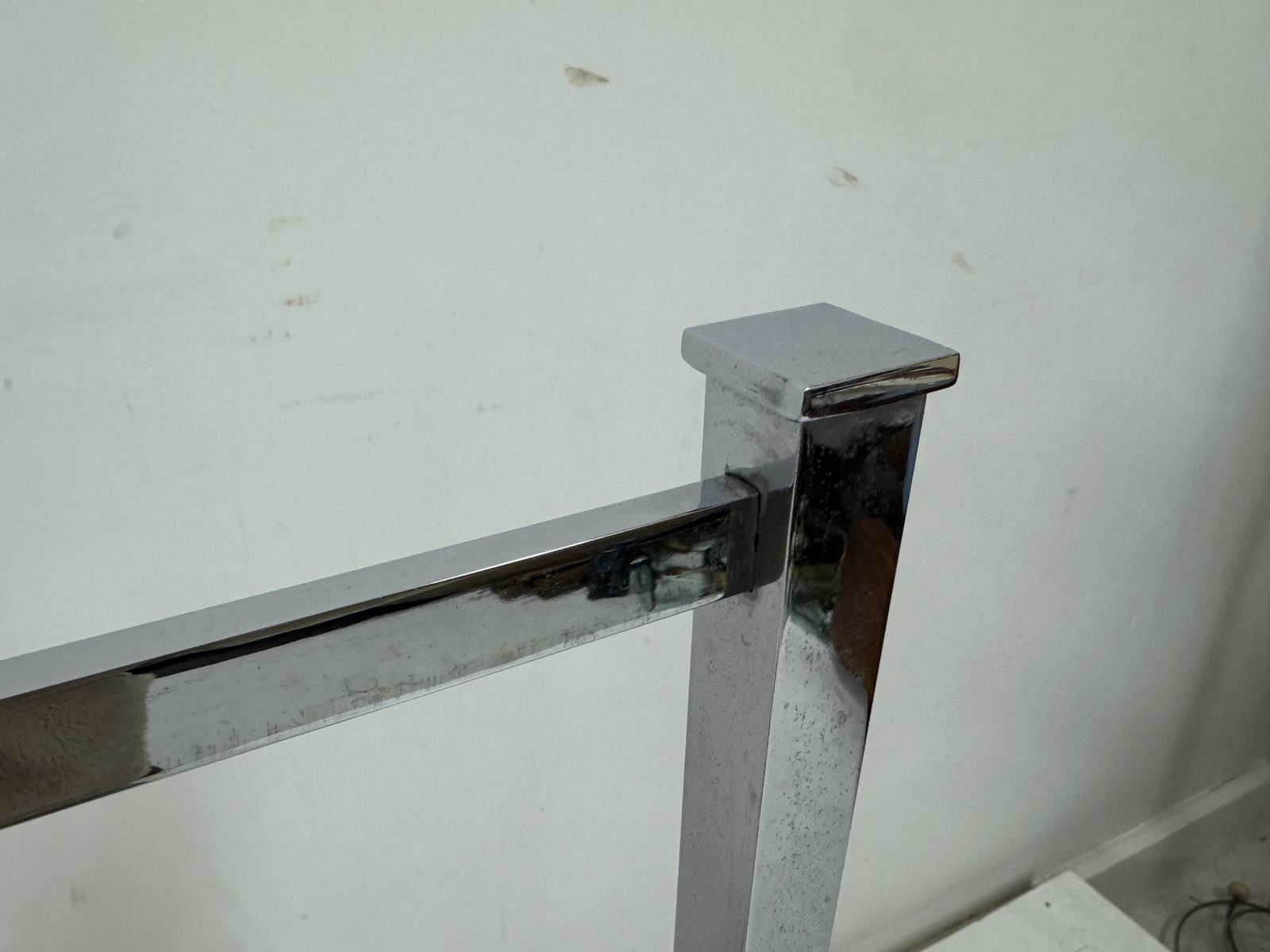 Art Deco Chrome Towel Rail photo vinterior