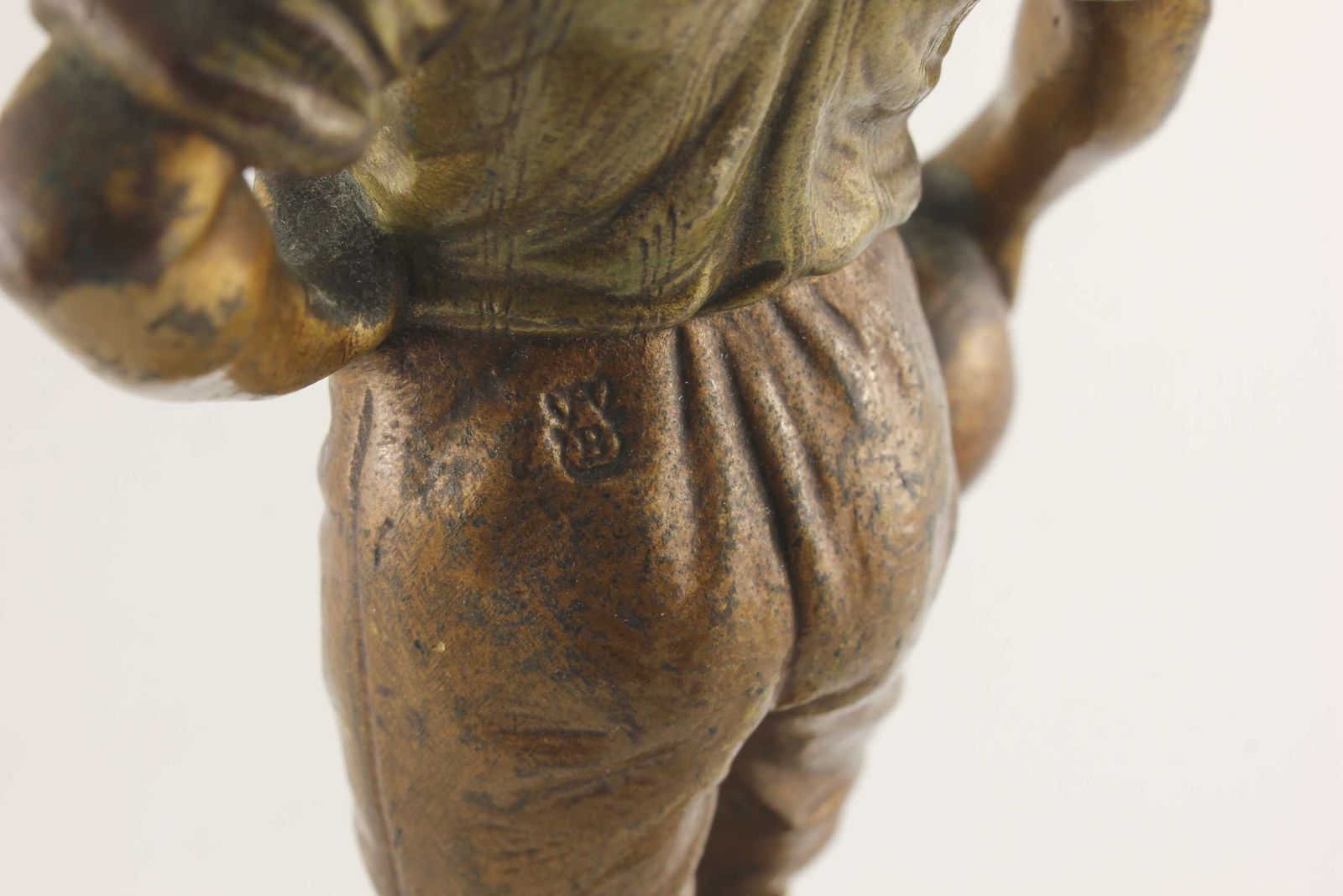 photo vintage Bergman Bronze Footballer Statue. Soccer Player Football Figure C1890.