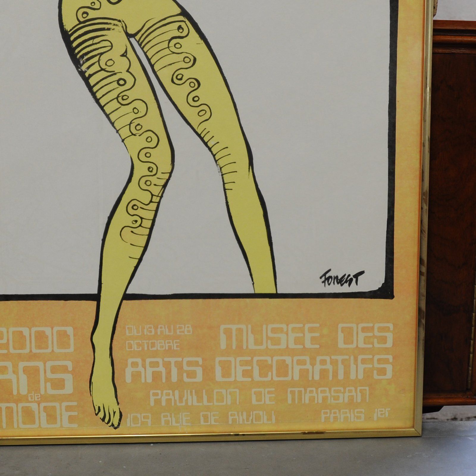 Framed Poster Of The Exhibition ''2000 Years Of Fashion'' From 13 To 28 October 1971 At The Museum Of Decorative Arts In Paris photo for sale
