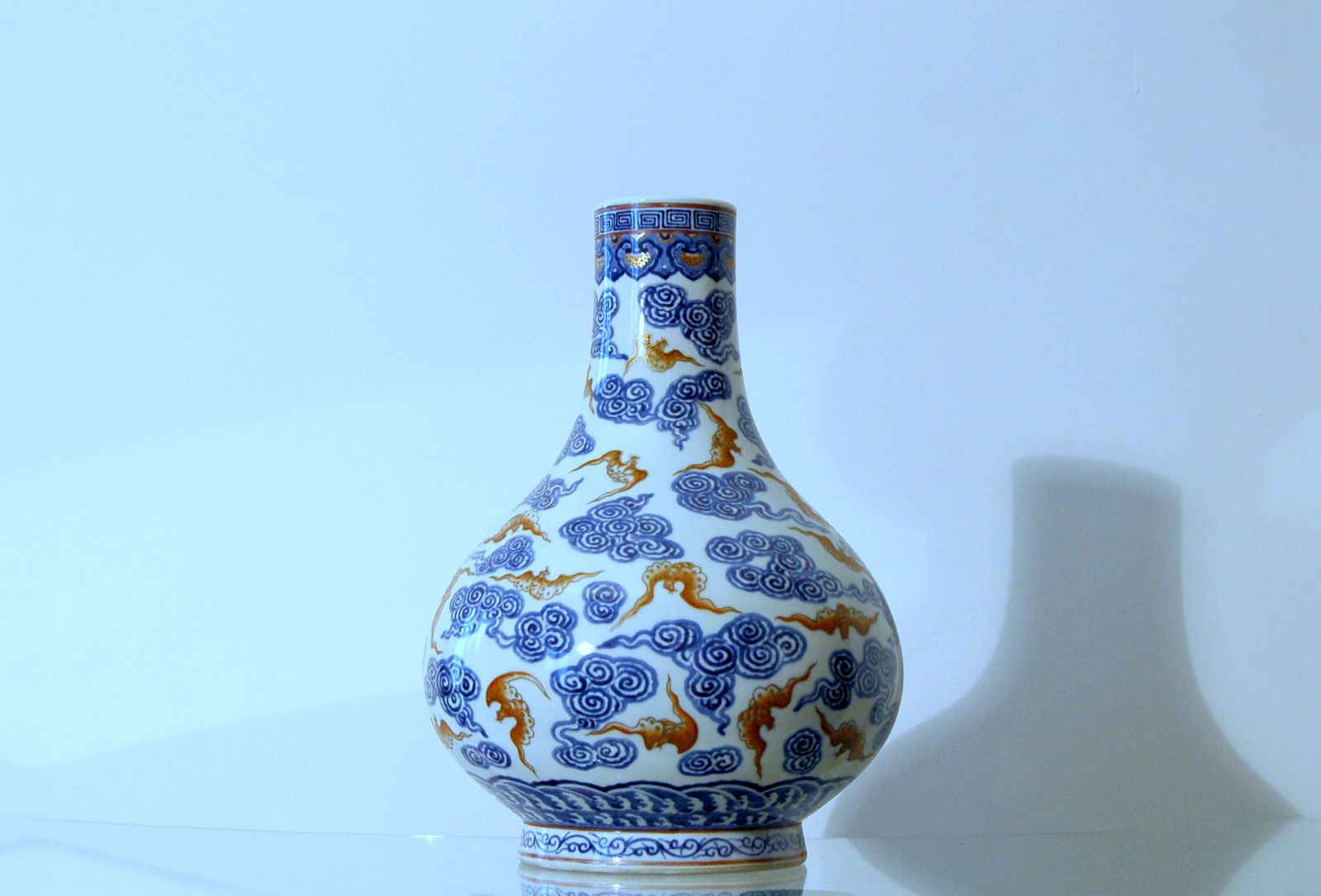 Porcelain Vase Qing Dynasty   Guangxu Period 大清光緒年製 ( 1875 1908 )