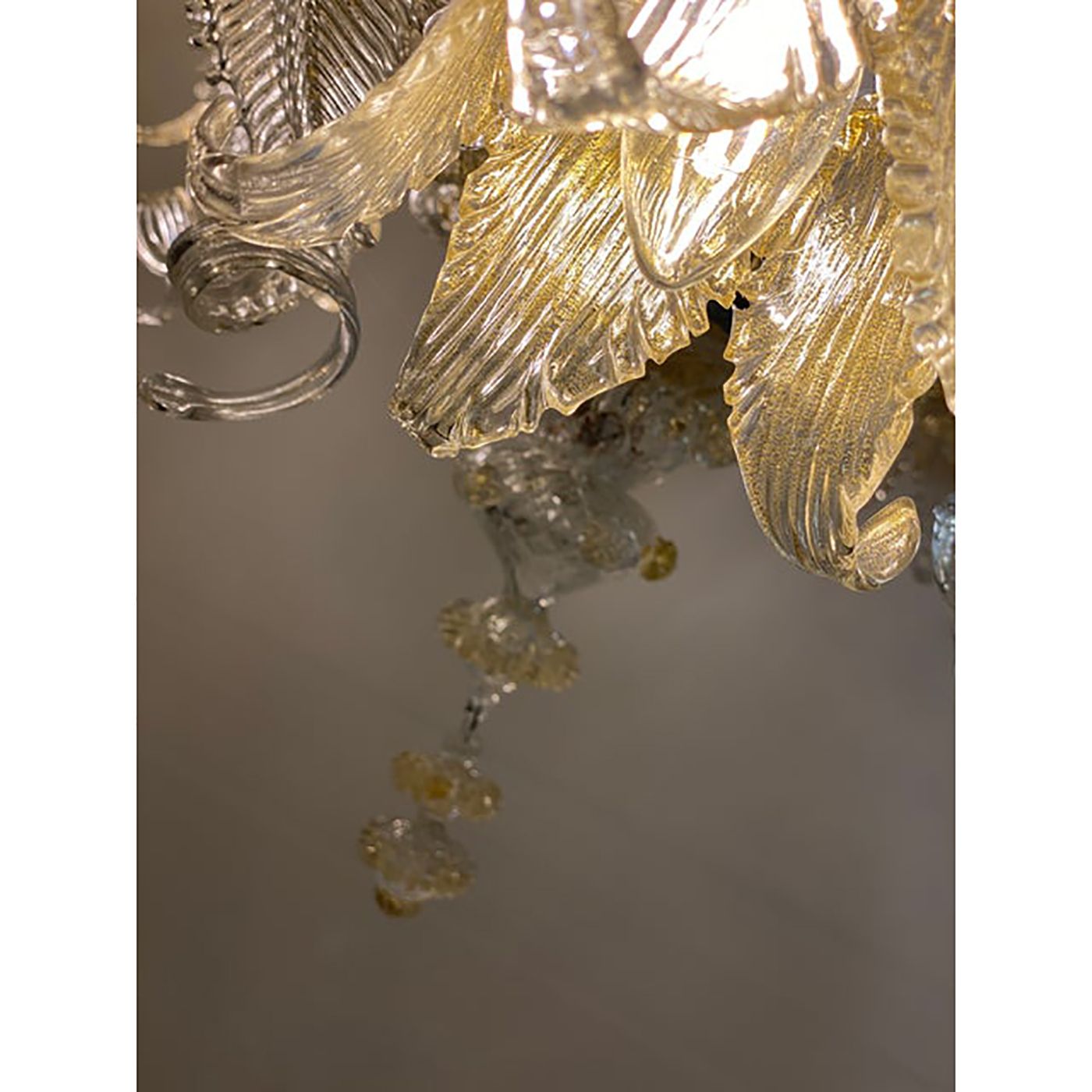 Murano Style Glass Clear And Gold Chandelier With Flowers And Leaves photo vinterior