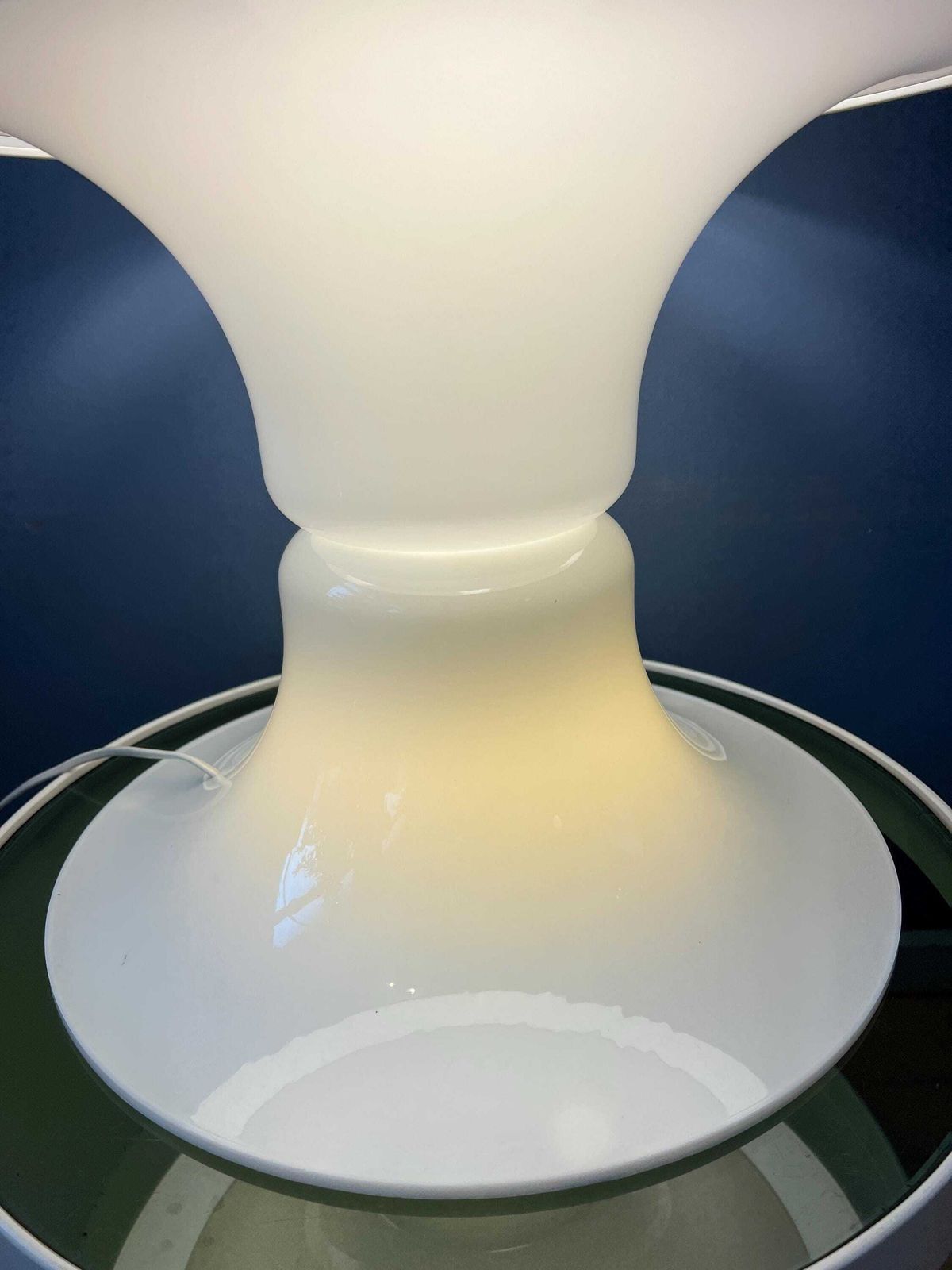 Grote Witte Dijkstra Synthetische Paddenstoellamp – Tafel  Of Vloerlamp photo Verlichting