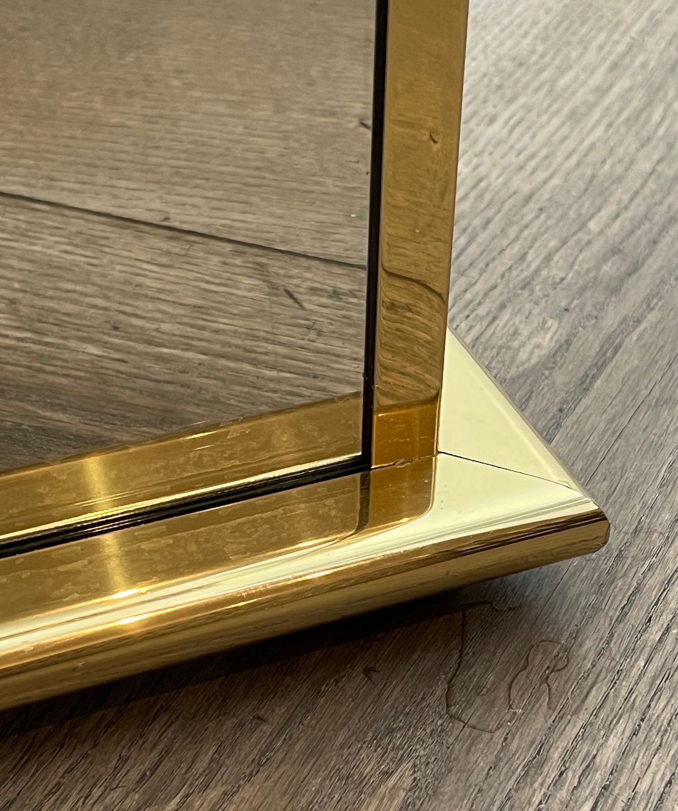 photo furniture Mirrored And Gold Metal Planter