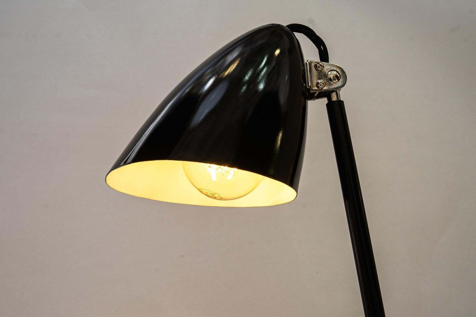 photo vintage Rare Model Of A Swiveling Art Deco Table Lamp Vienna Around 1920s