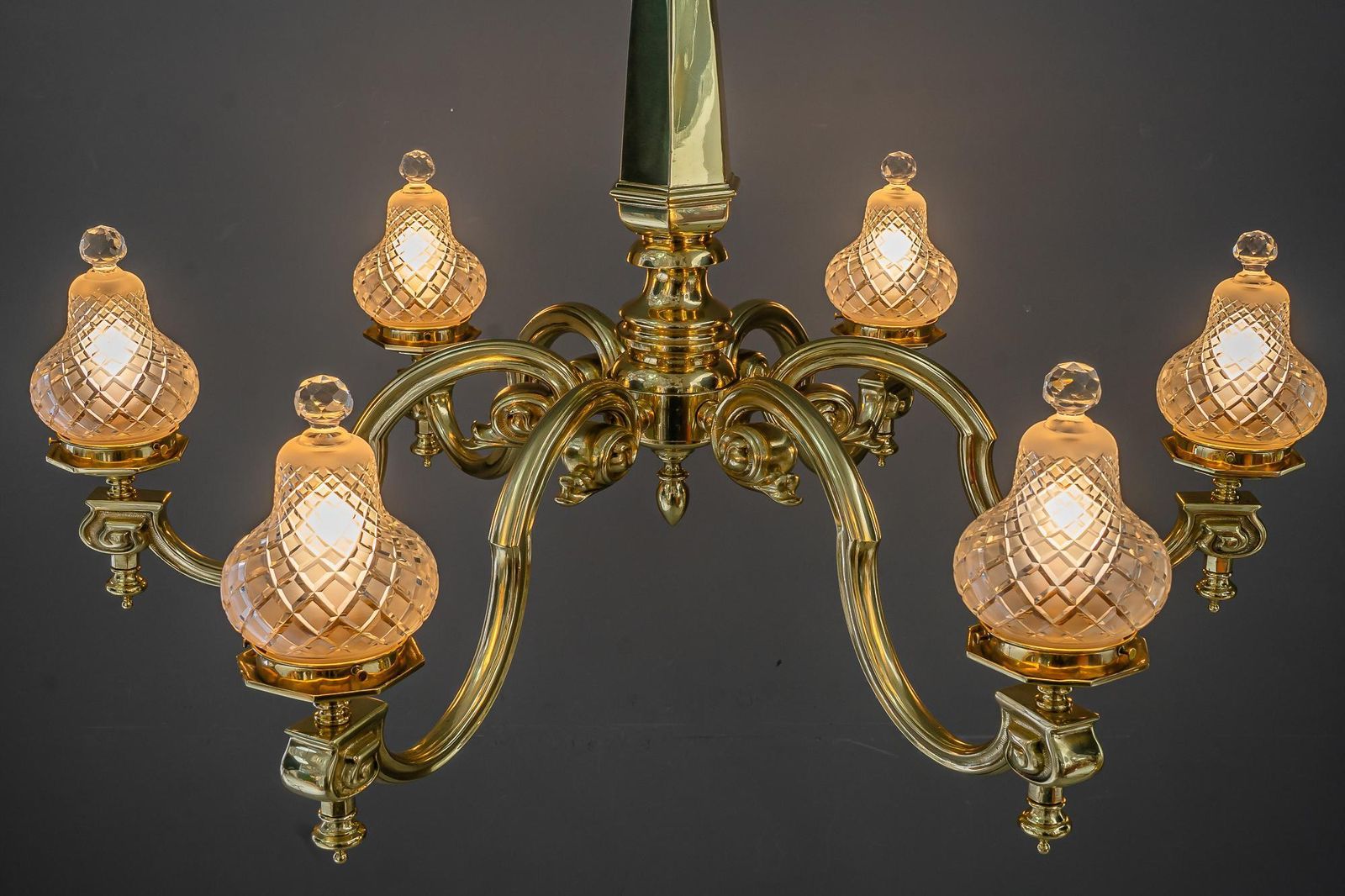photo vinterior Very Big Art Deco Chandelier With Original Cut Glass Shades Vienna Around 1920s