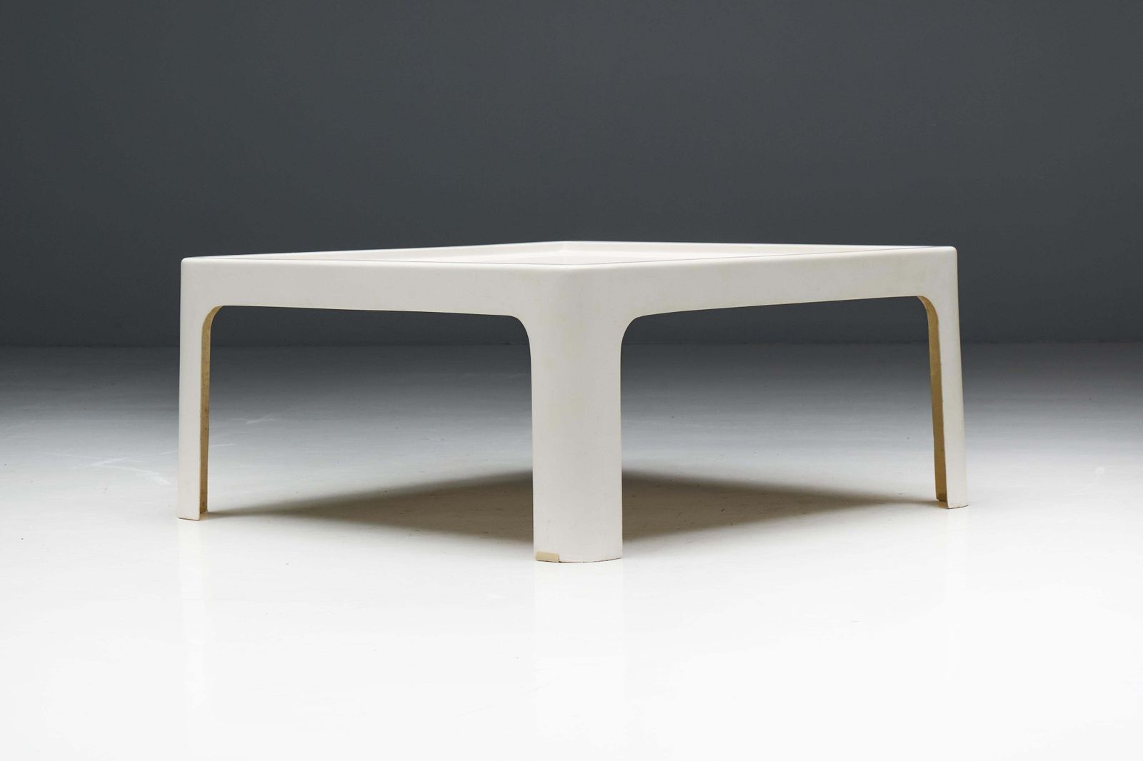 Arflex 'Solar' Coffee Table In Fiberglass By Carlo Bartoli, Italy, 1960s photo Furniture