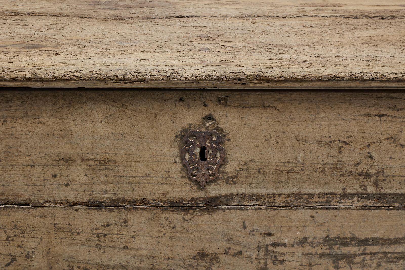 Rural Primitive Chest, France, 19th Century photo vinterior