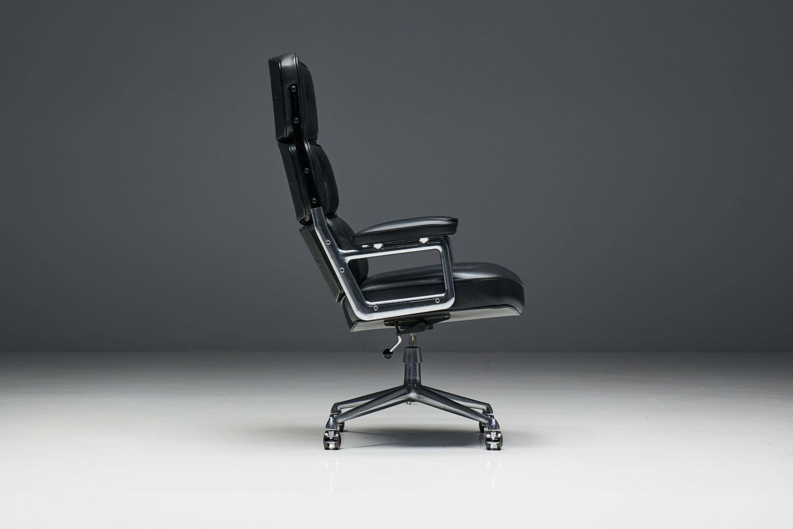 Lobby Desk Chair Es104 By Charles & Ray Eames For Herman Miller, USA, 1960s photo Furniture