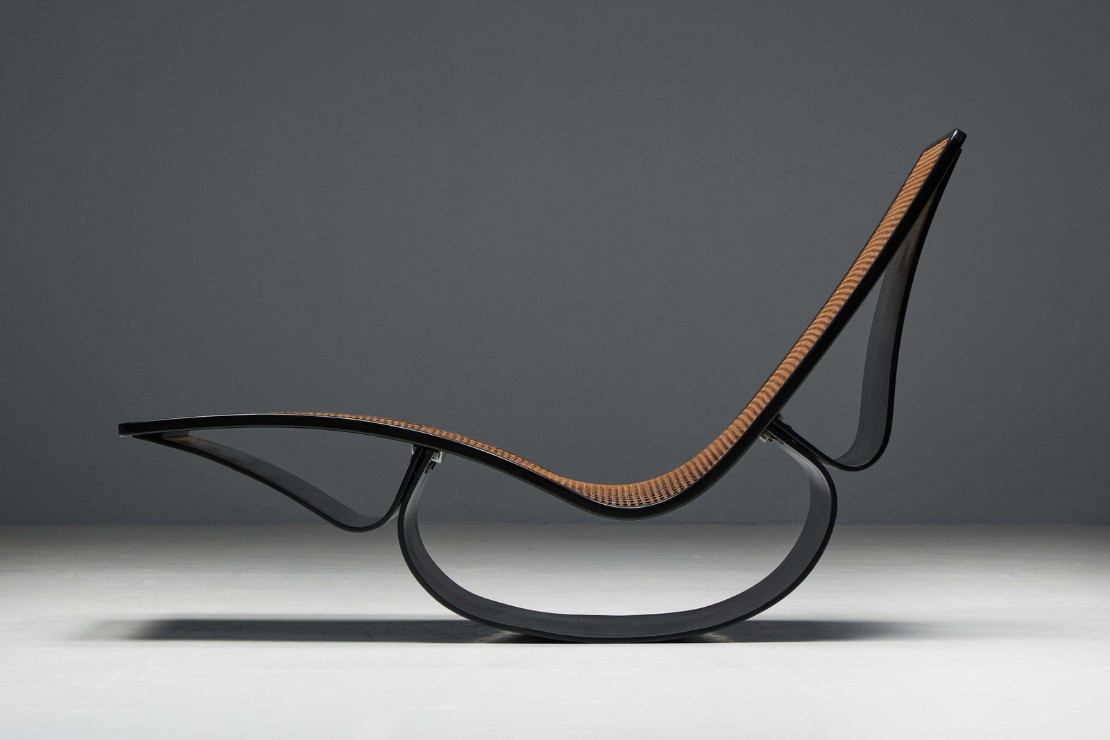 photo for sale Chaise Longue "Rio" By Oscar Niemeyer, Brazil, 1978
