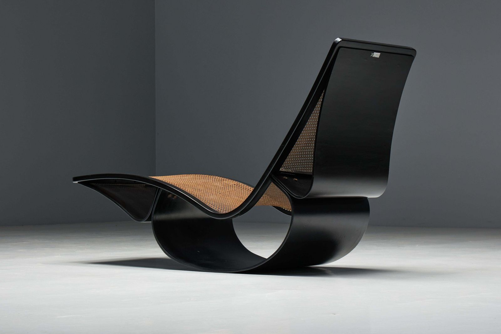 71386.0 Chaise Longue "Rio" By Oscar Niemeyer, Brazil, 1978 photo