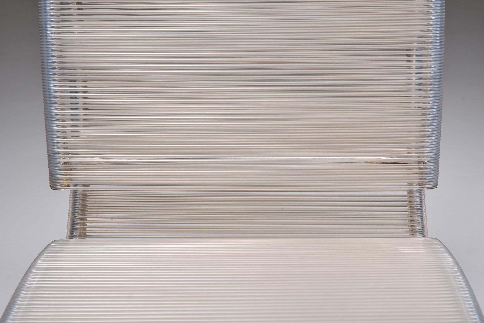 photo vinterior Post Modern Pair Of Easy Chairs In Chrome & Plastic Wire, 1960s