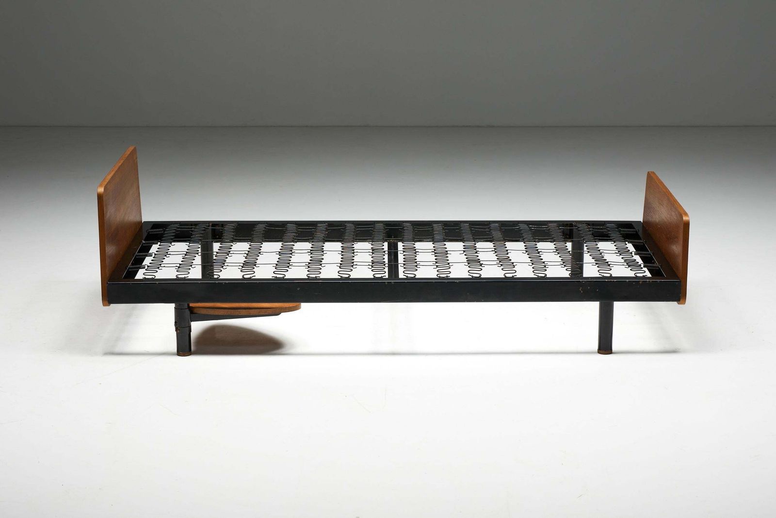 Daybed Flavigny By Jean Prouvé, France, 1950s photo for sale