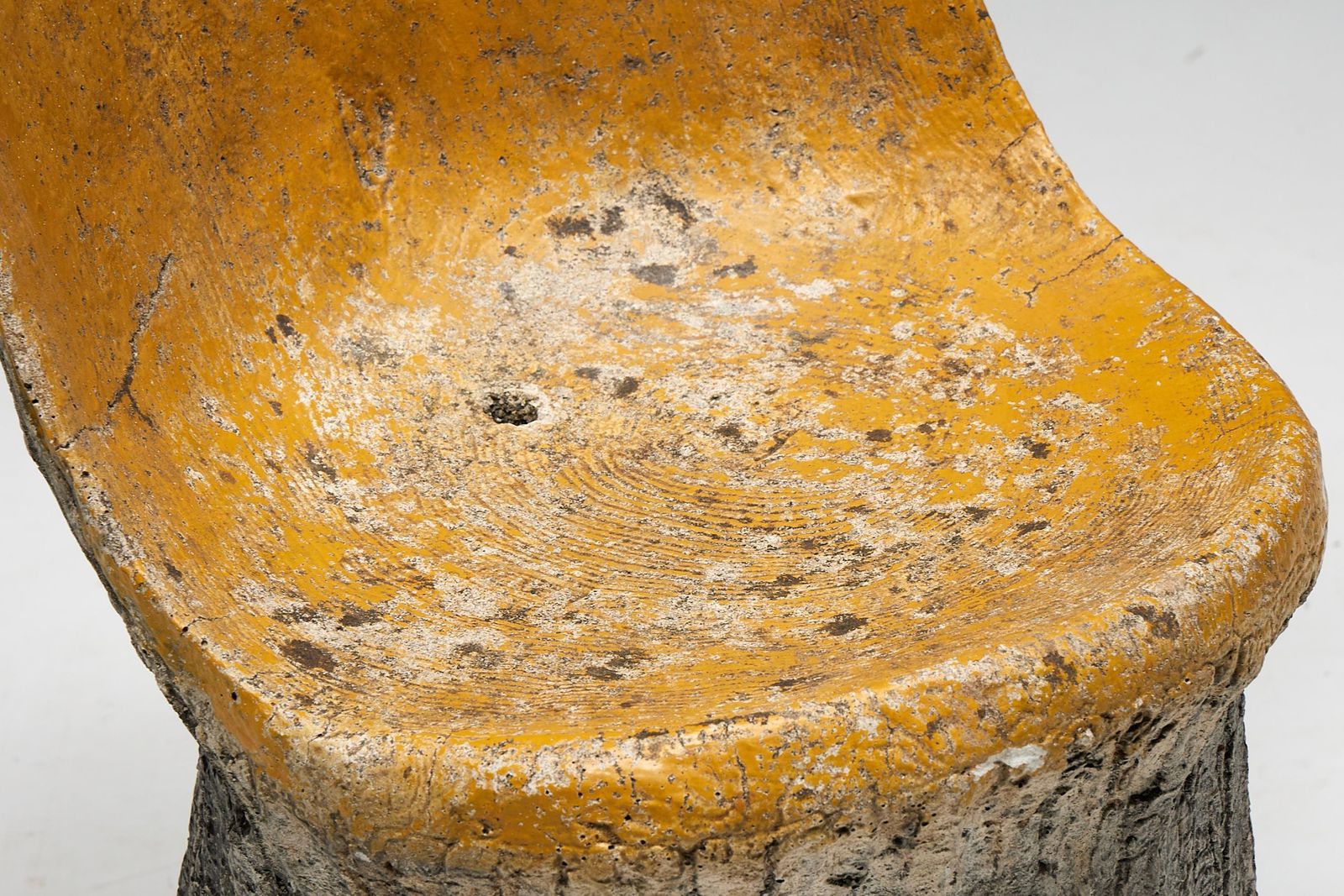 Brutalist Concrete Chair, France, 1970s photo vinterior