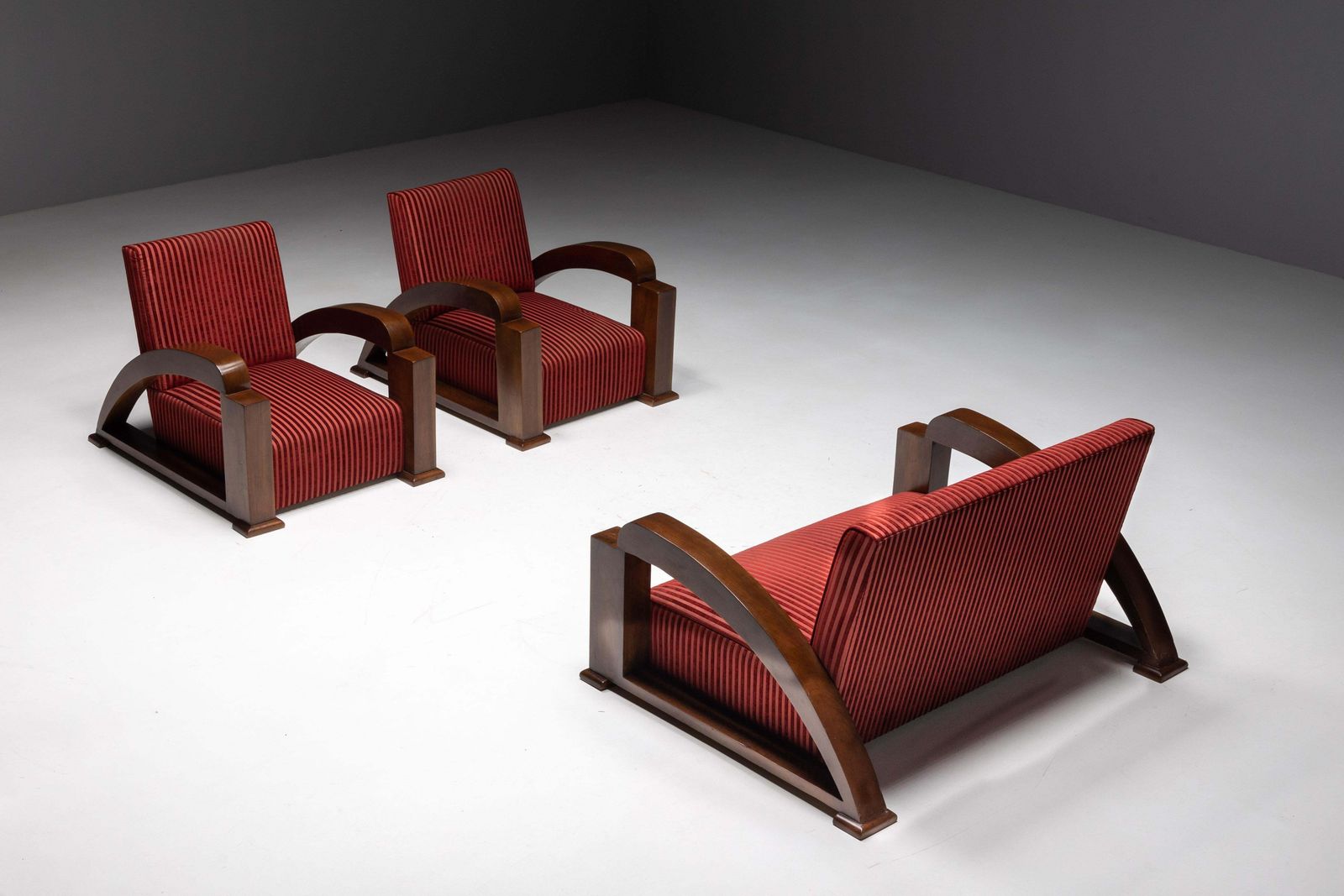 photo vinterior Art Deco Sofa In Red Striped Velvet And With Swoosh Armrests, France, 1940s
