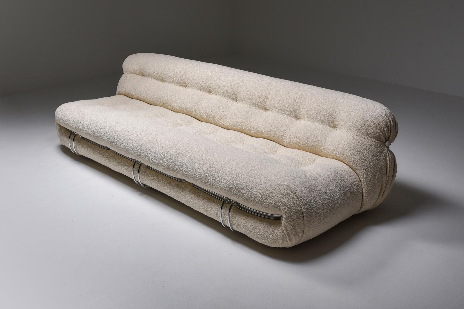 Cassina 'Soriana' Four Seater Sofa By Afra And Tobia Scarpa In Bouclé, 1970's photo furniture