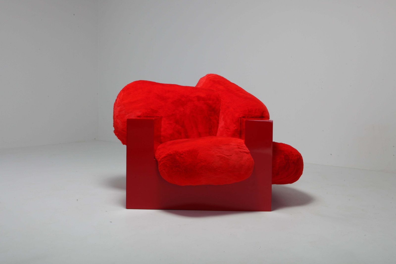 'Pillow Lounge Chair' In Red Lacquer And Faux Fur By Schimmel & Schweikle photo buy