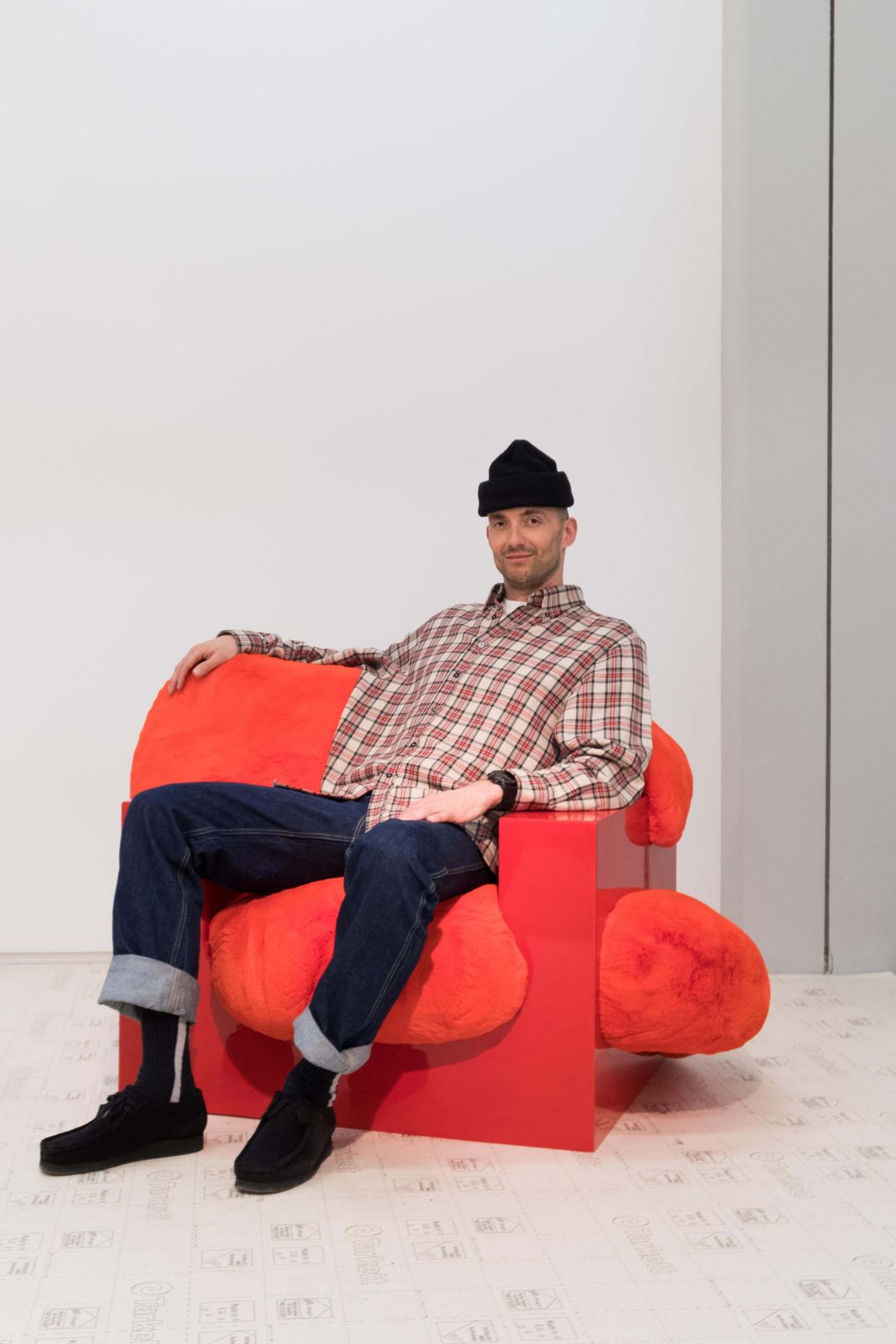 photo vintage 'Pillow Lounge Chair' In Red Lacquer And Faux Fur By Schimmel & Schweikle