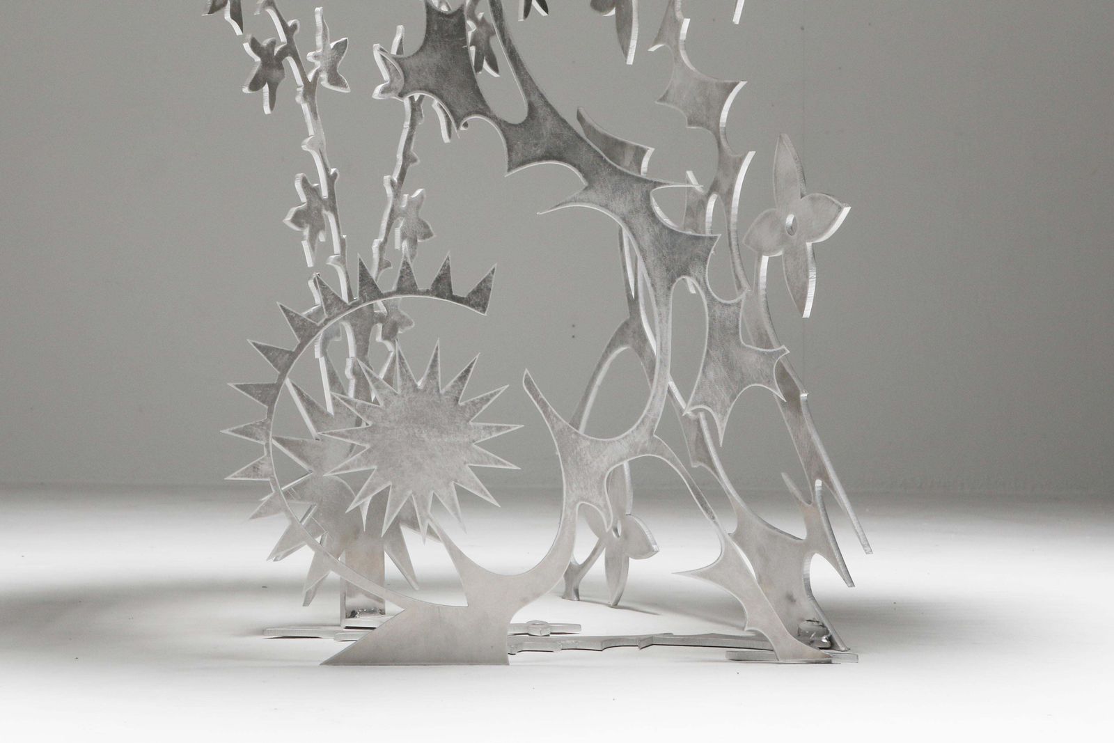 Furniture 'Ornamentum 2' 6mm Lasered Aluminium Table Orson Van Beek & Quinten Mestdagh photo
