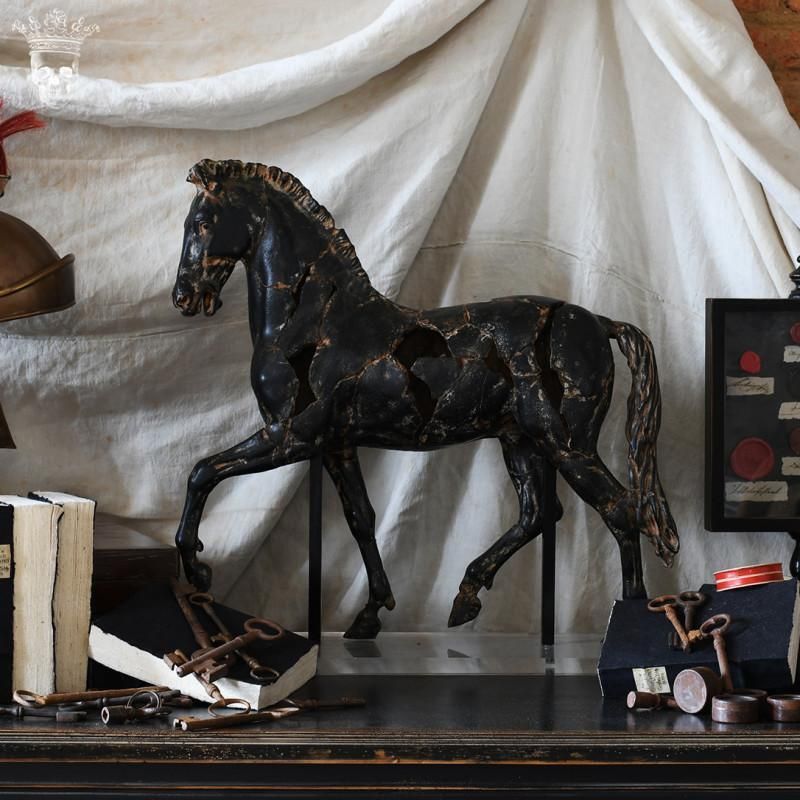 Monti Horse Sculpture In Resin And Plexiglas. photo 2303.0