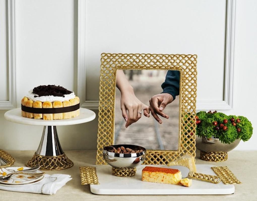 Love Knot Photo Frame In Gold Tone Metal, Medium Size Model. photo furniture