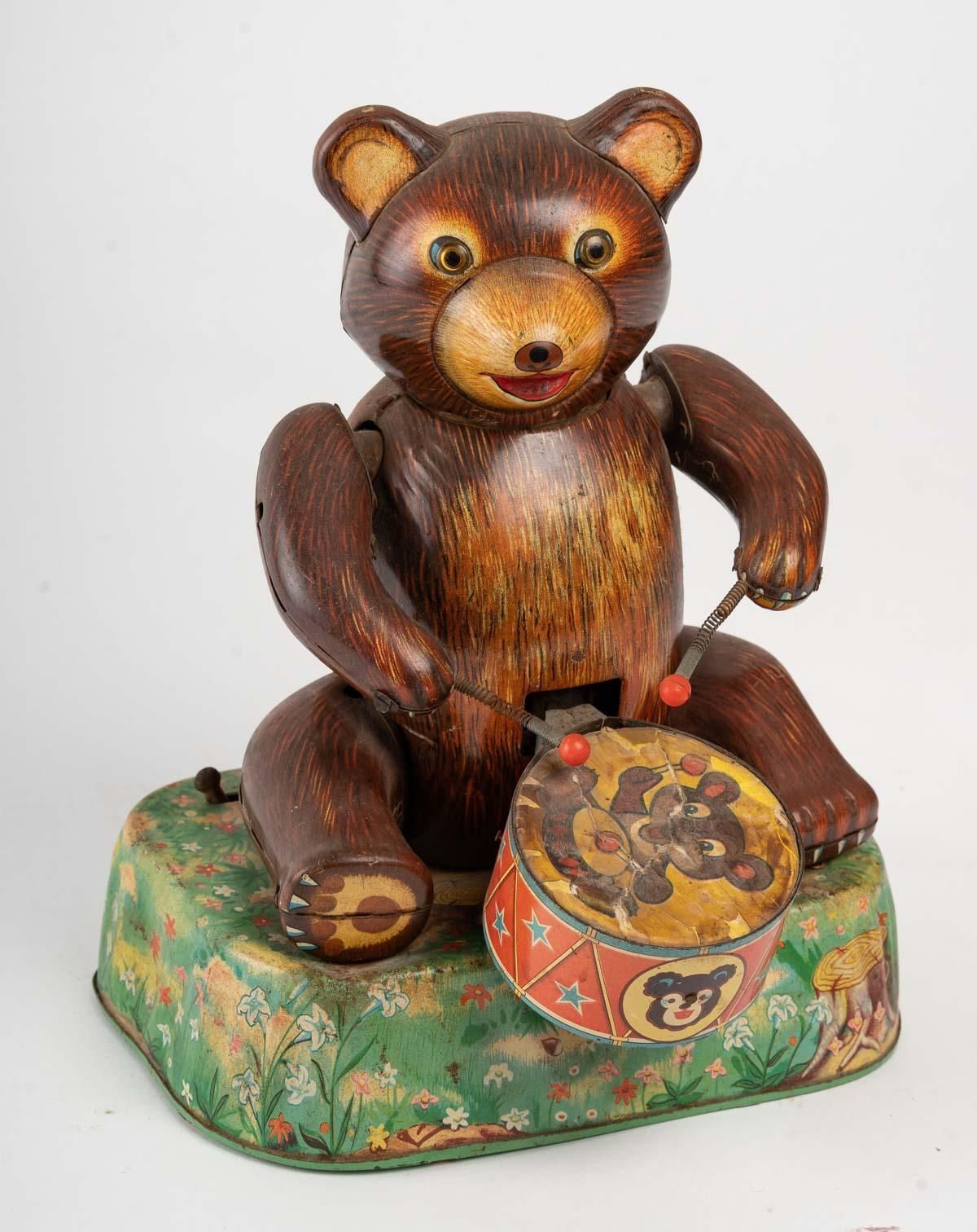 Tin Toy, Bear With Tambourine photo 580.0