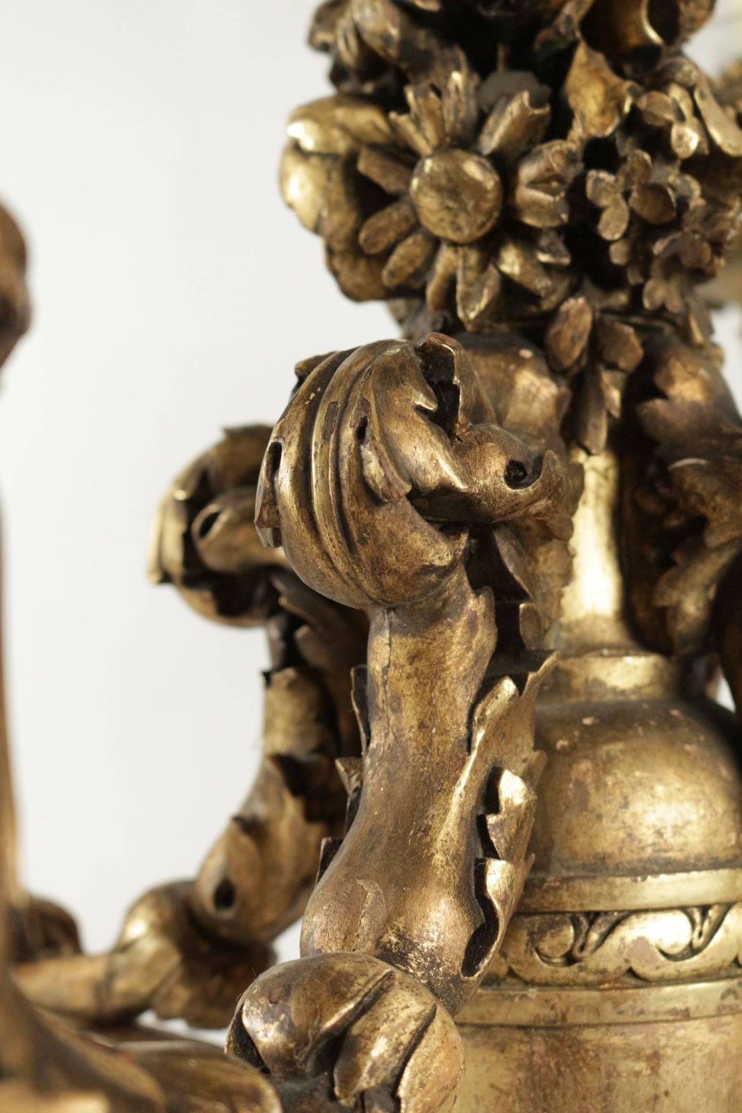 Chandelier In Hand Carved Gold Giltwood From The 19th Century photo 2317.0
