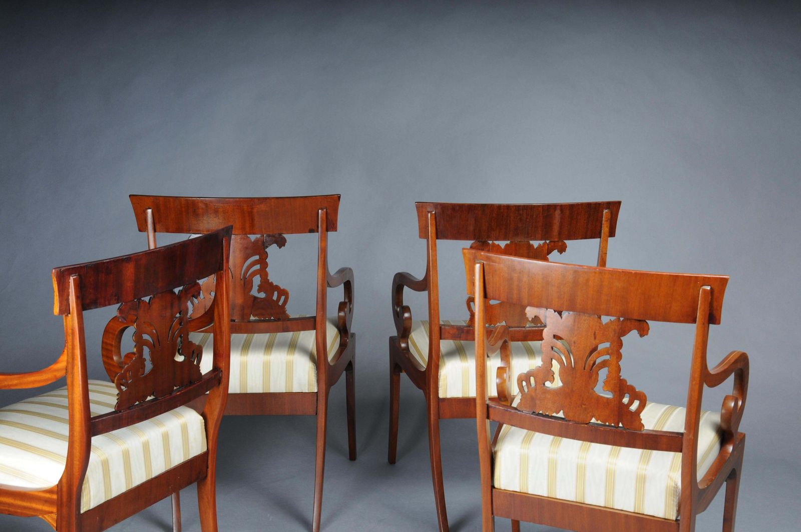 photo vinterior Set Of 4 Biedermeier Armchairs Around 1835, Mahogany
