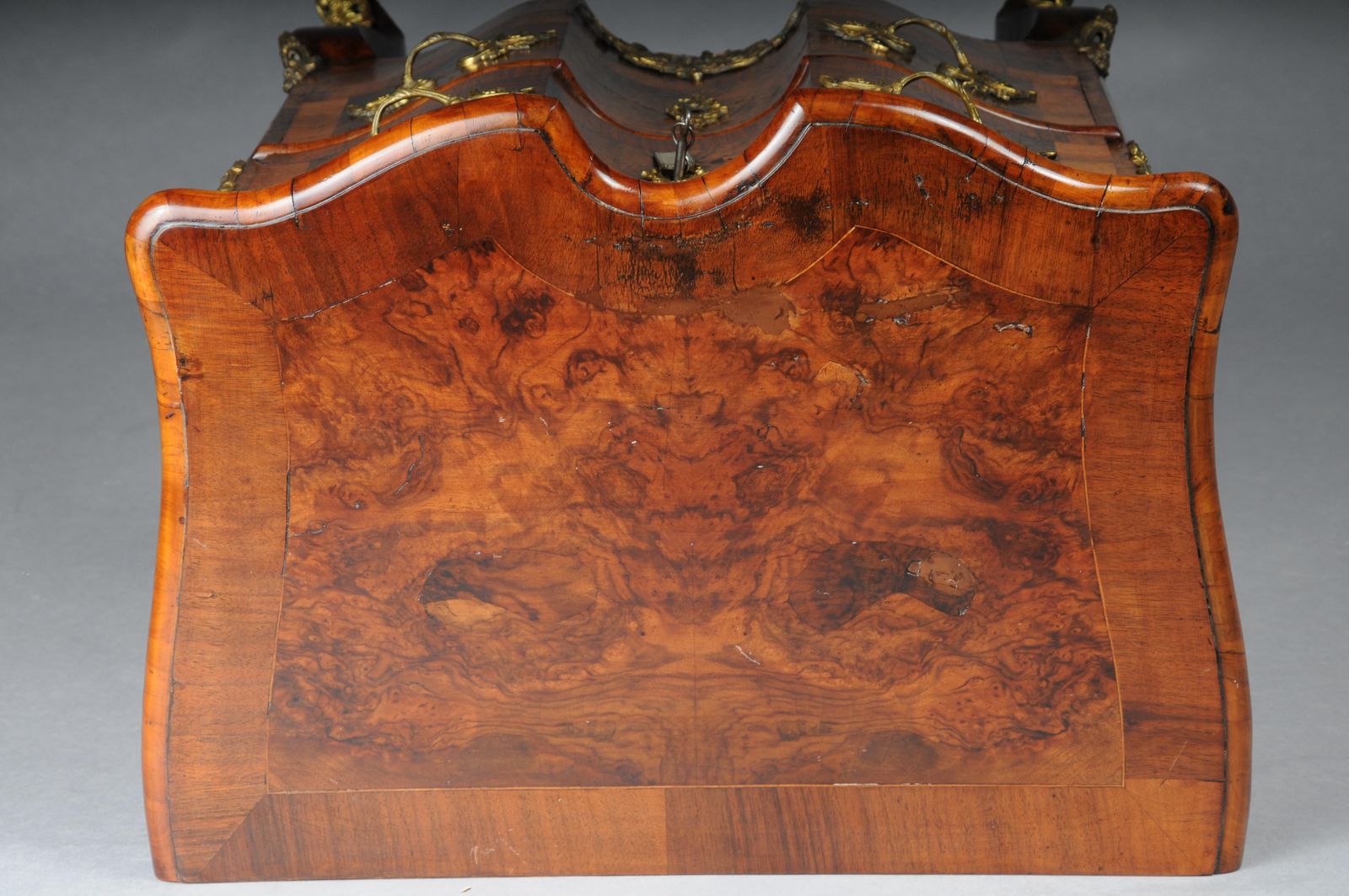 photo vintage Antique Dresden Chest Of Drawers, Oak With Walnut Veneer, Around 1870
