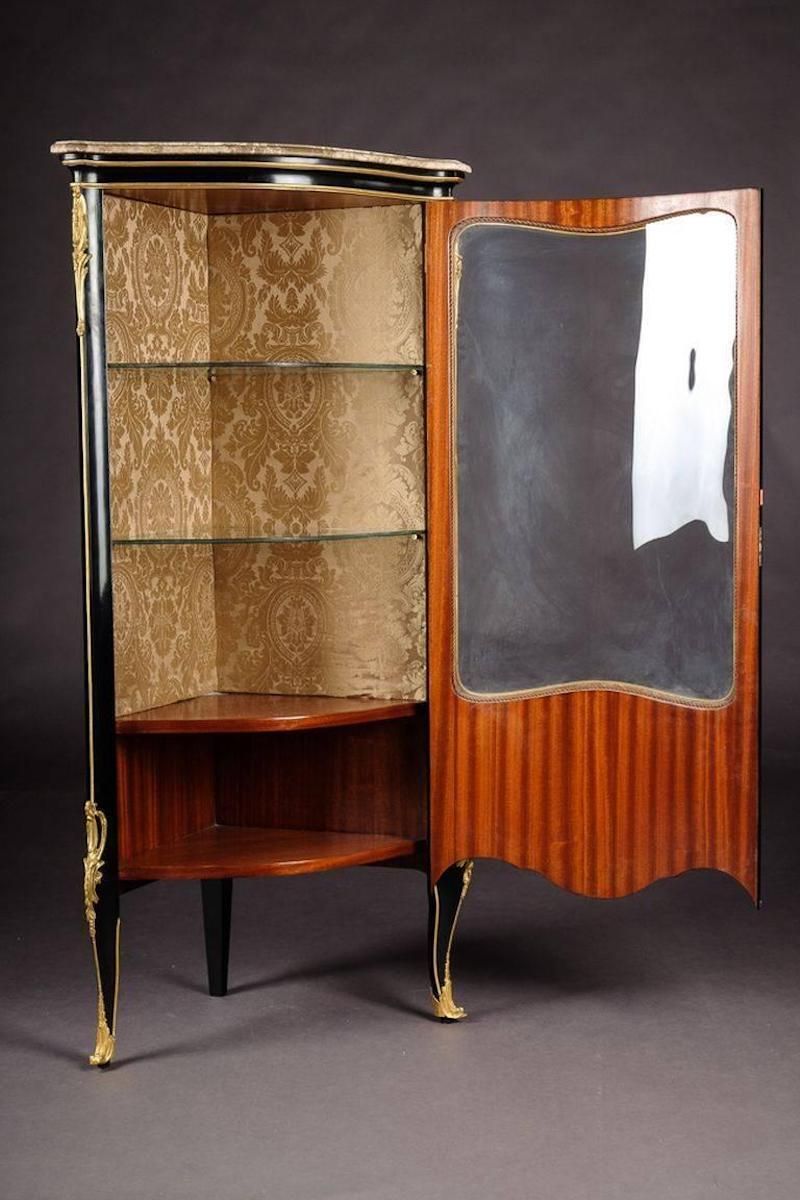 20th Century Louis XV Style Piano Black Corner Vitrine photo vinterior