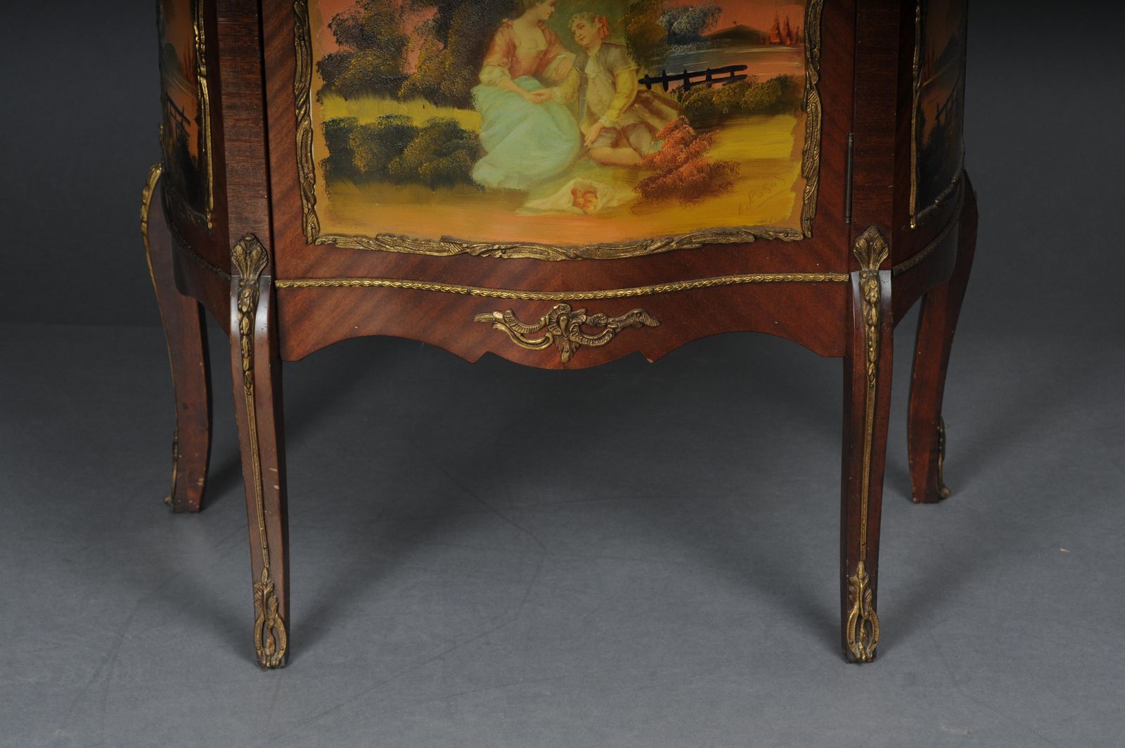 Elegant French Ornamental Display Case, Gilded Bronze, Louis XV photo vinterior