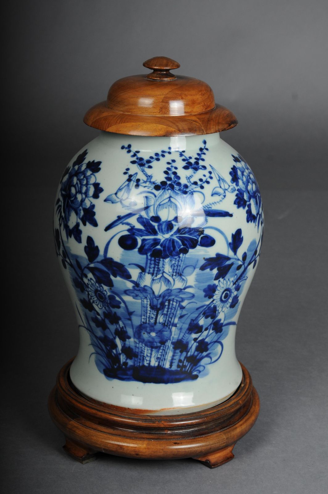 Large Asian Table Vase, Porcelain, 20th Century. photo furniture