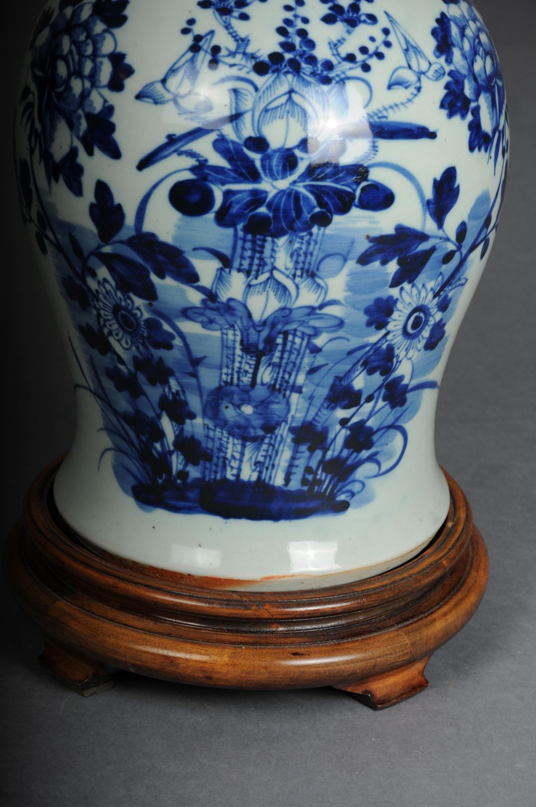 Large Asian Table Vase, Porcelain, 20th Century. photo Home Decor