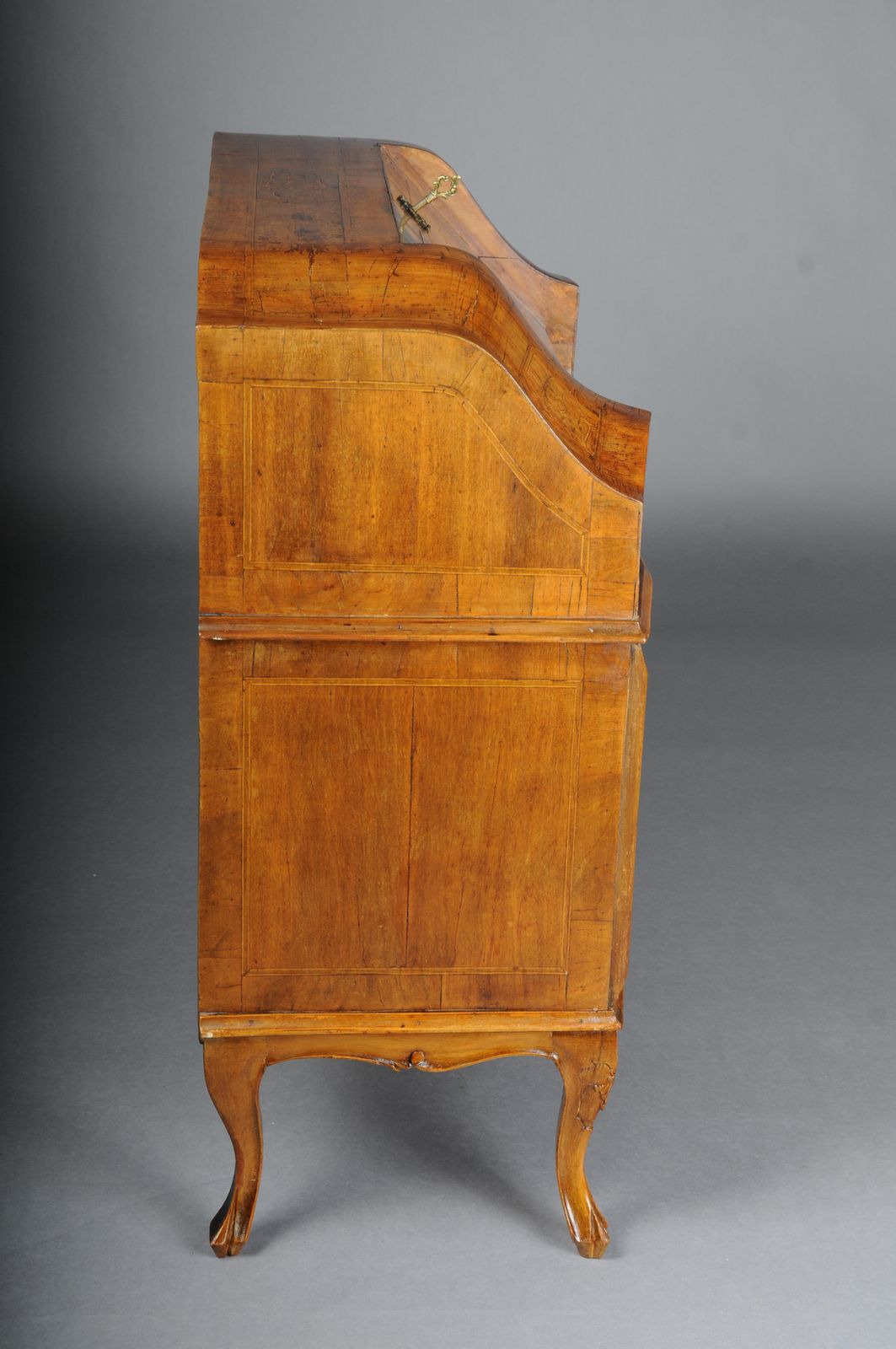 photo vinterior Beautiful Antique Slanted Flap Secretary, 20th Century. Walnut Root Veneer.