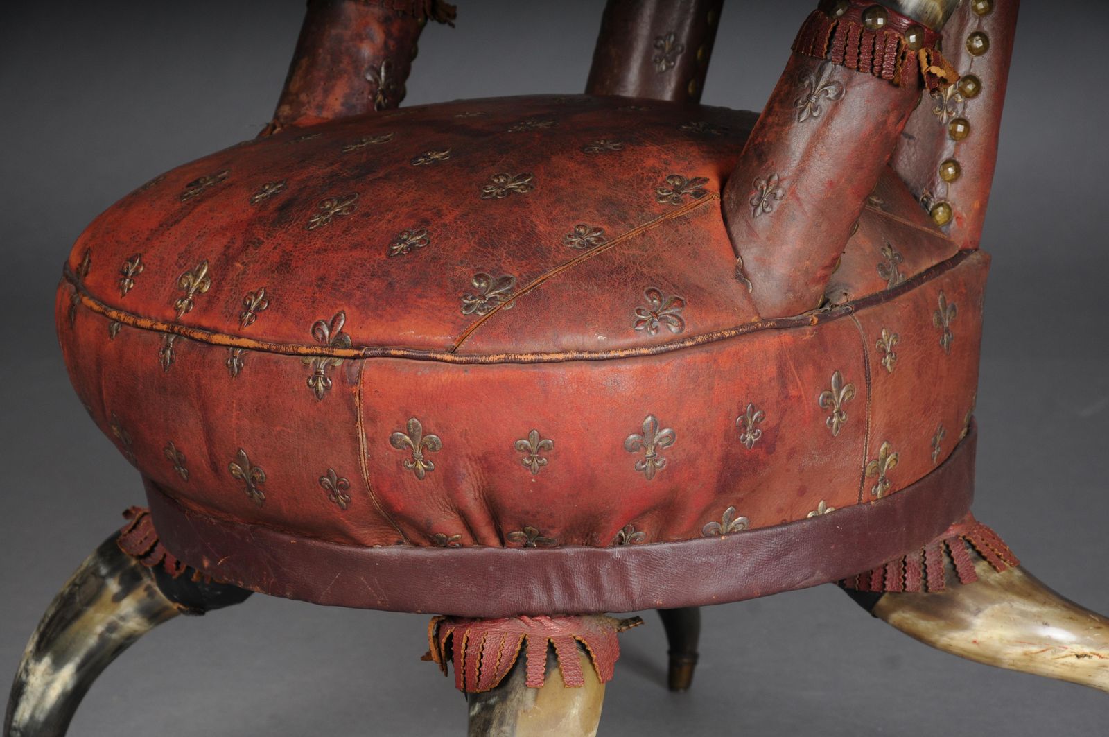 photo furniture Museum Quality Antique Horn Chair Victoria Around 1870, England.