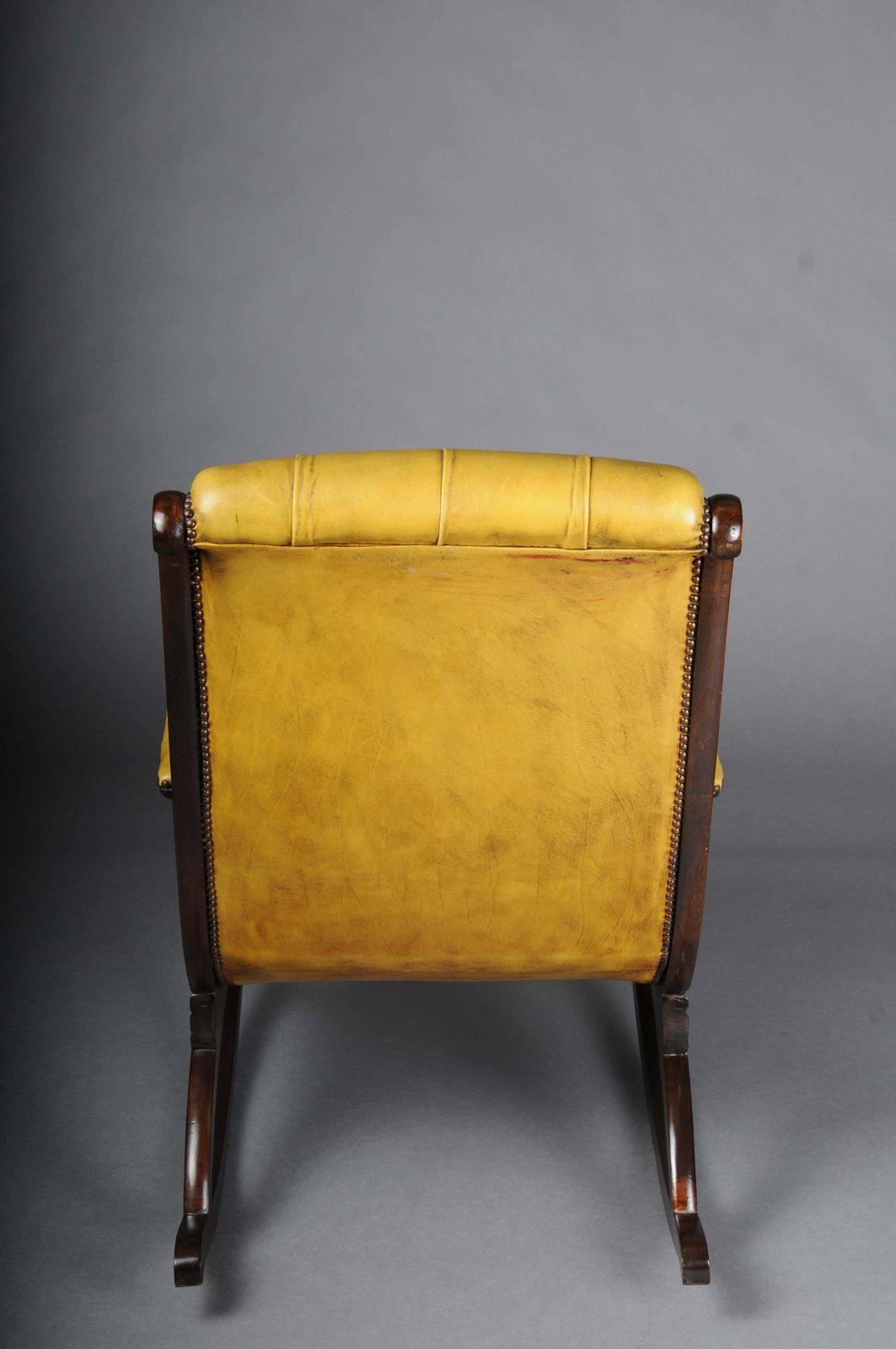 photo vinterior Antique English Chesterfield Rocking Chair
