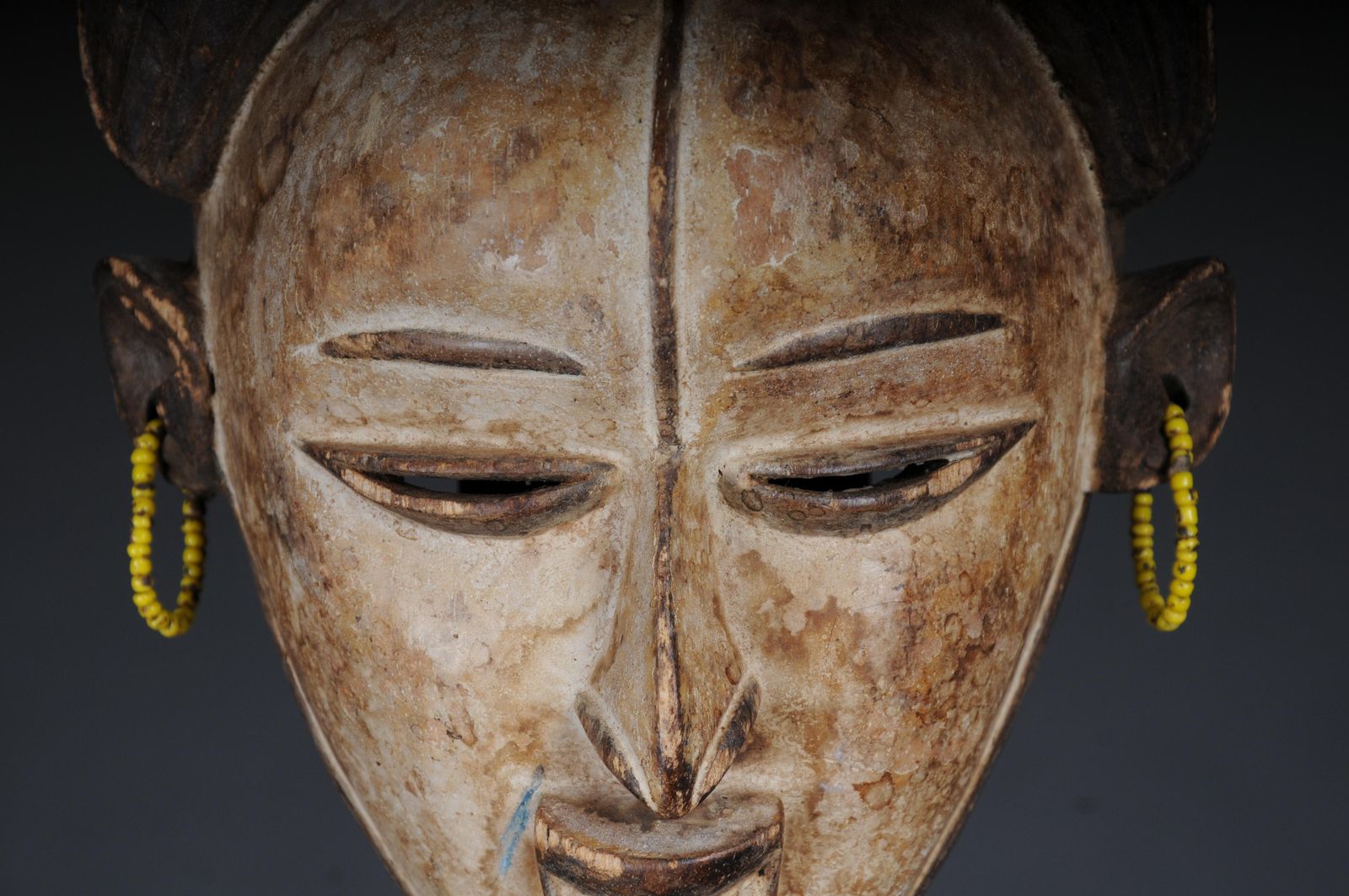 20th Century Antique Carved Wooden Face Mask, African Folk Art. Hangable.Decorat photo Home Decor