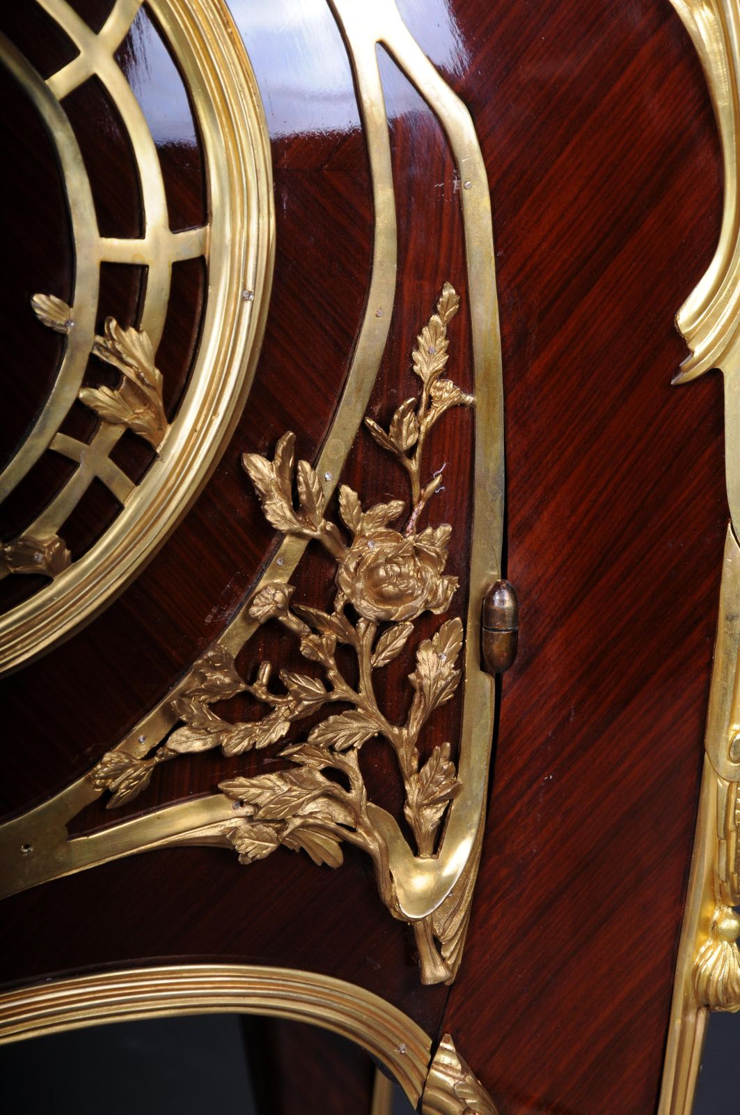 20th Century Royal Francois Link Chest Of Drawers, Oak With Gilt Bronze photo for sale