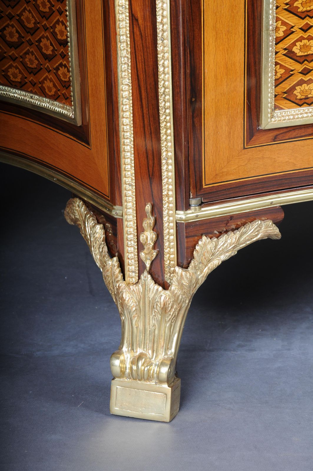 photo buy Royal Commode/Chest Of Drawers After Jean Henri Riesener