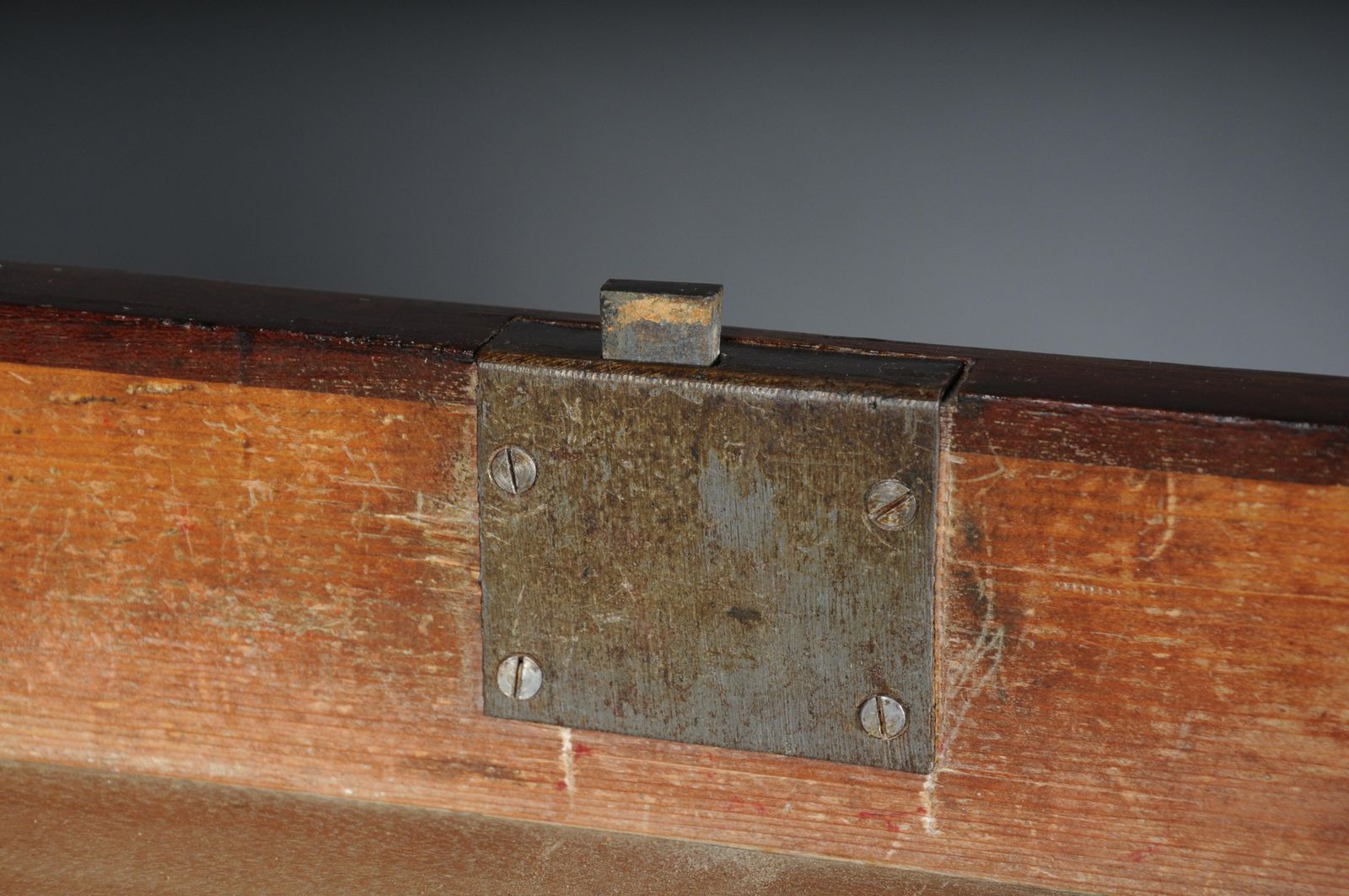 photo vintage Antique English Victorian Mahogany Desk Circa 1880