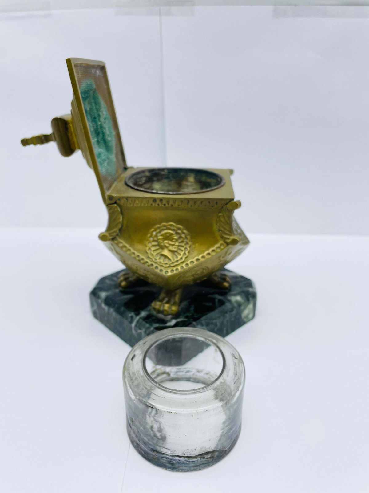 Stately Antique Brass Bronze Inkwell, Around 1880 photo vinterior