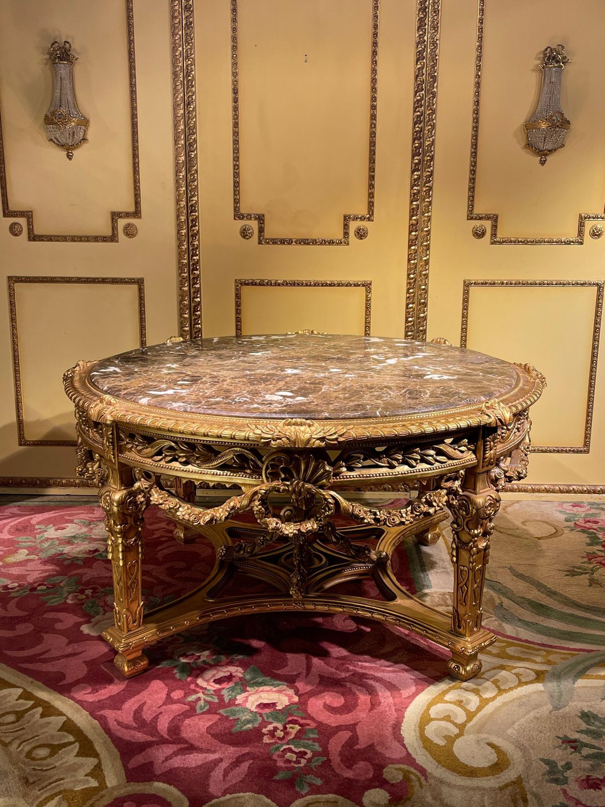 Impressive Solid Salon Center Table Louis XV, Beech, Gold photo furniture